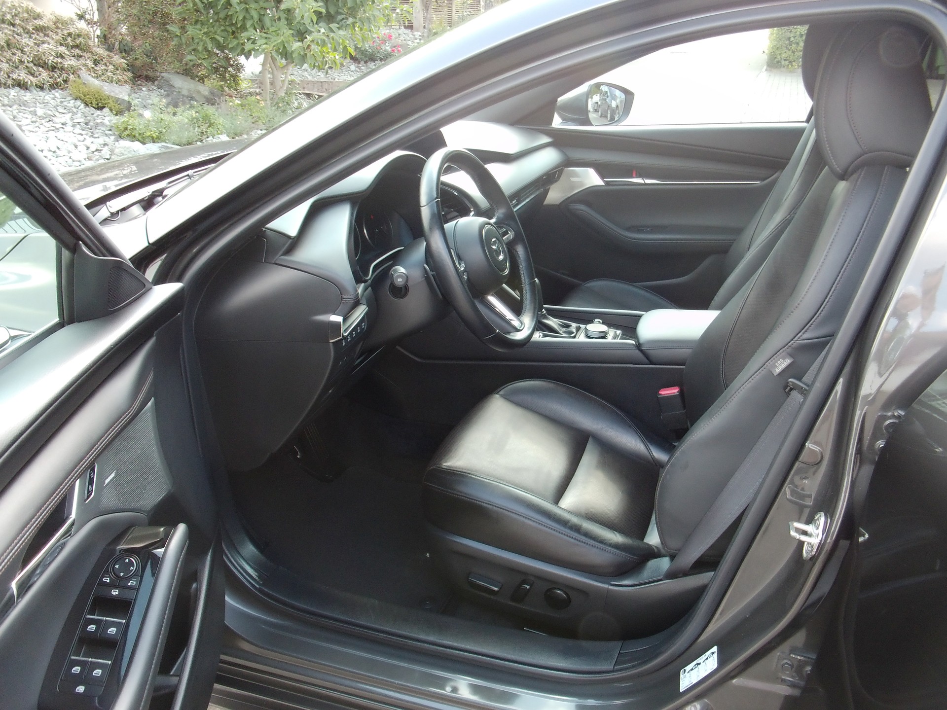 MAZDA 3 Hatchback SKYACTIV-X MHybrid 186 Revolution AWD Automat-image-7