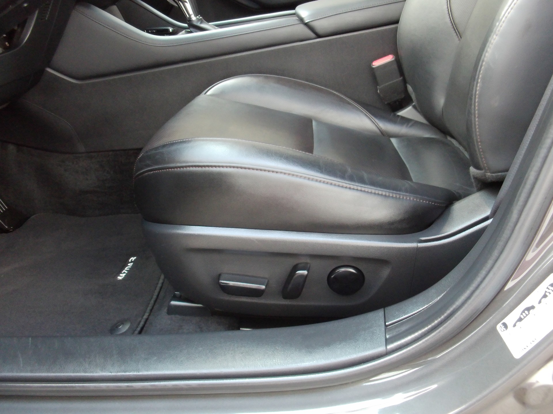 MAZDA 3 Hatchback SKYACTIV-X MHybrid 186 Revolution AWD Automat-image-11