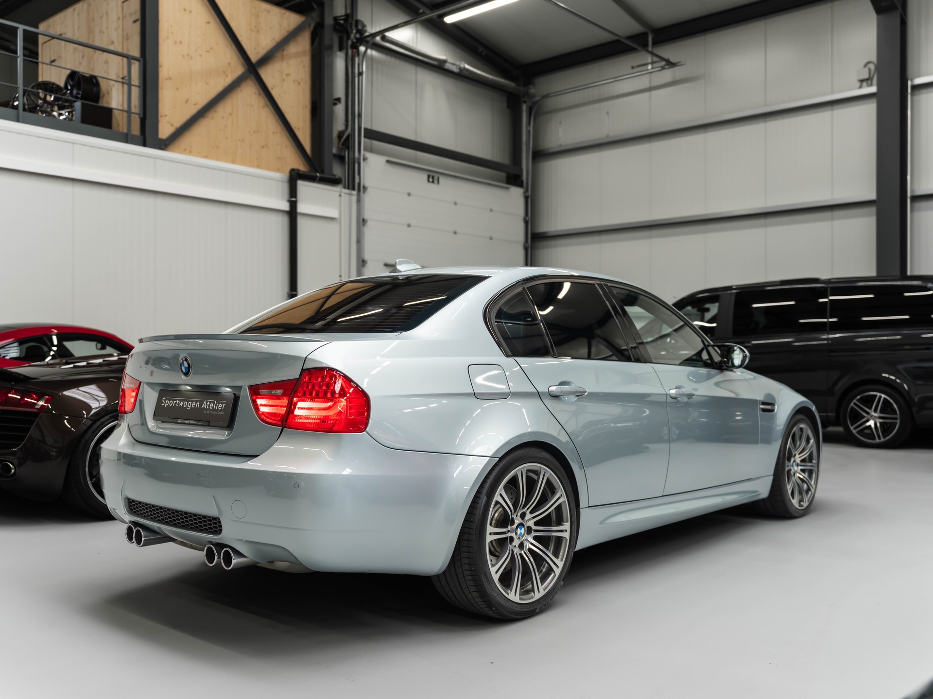 BMW M3 DSG-showroom-element-3