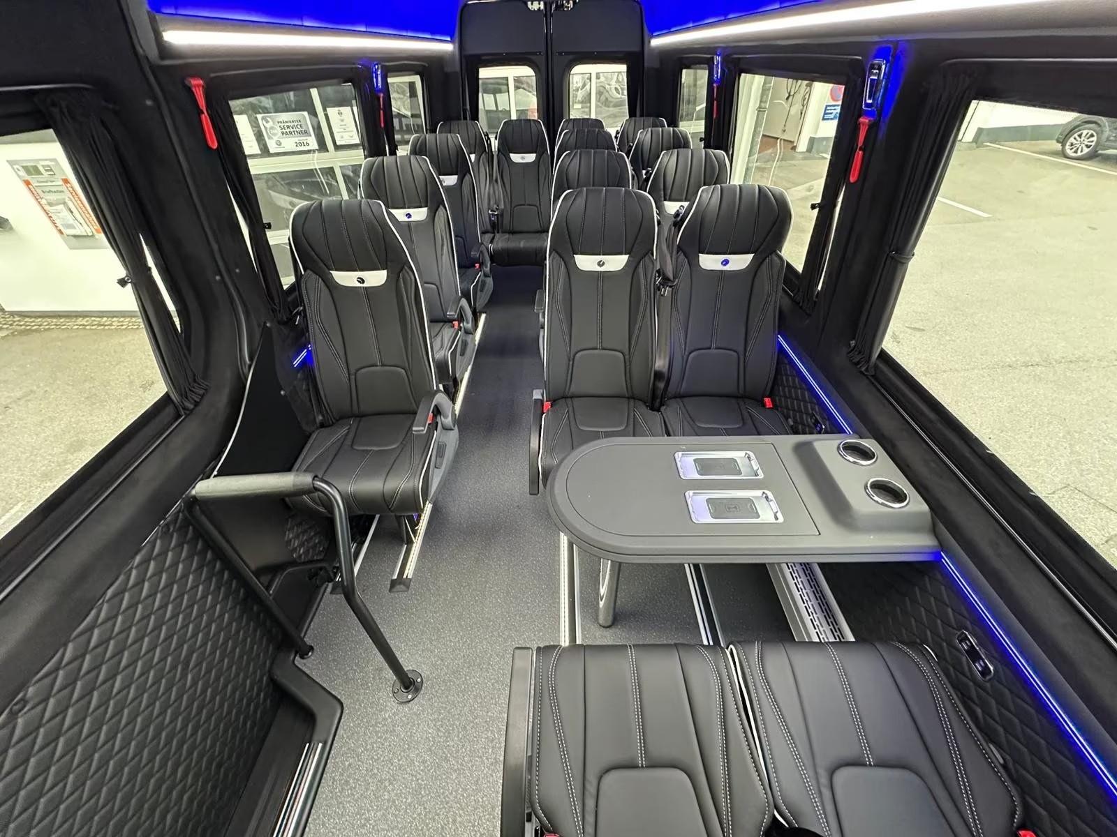 MERCEDES-BENZ Sprinter 417 CDI Lang 16+1 mit Kamera und Heizung-image-12