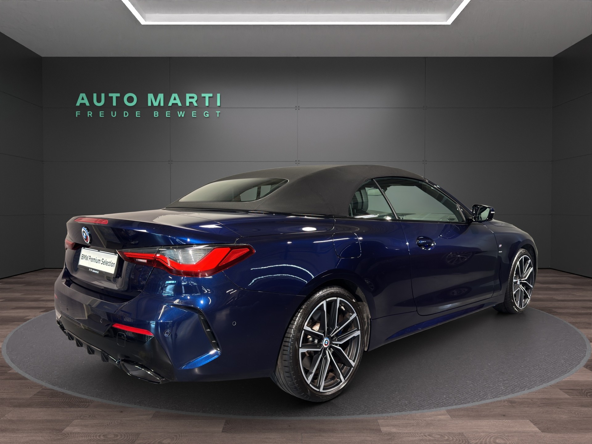 BMW M440i xDrive Cabrio-showroom-element-3