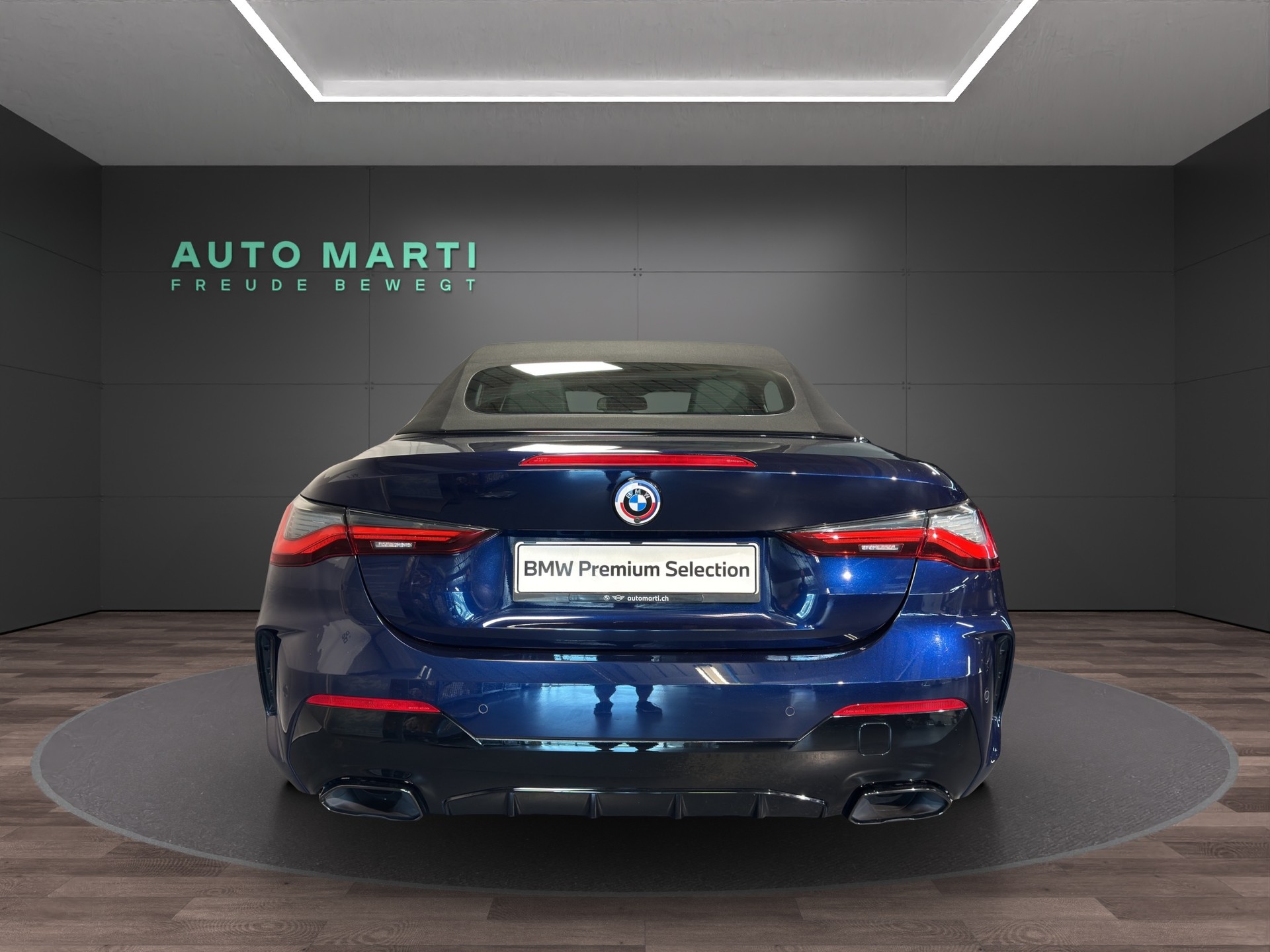 BMW M440i xDrive Cabrio-showroom-element-2