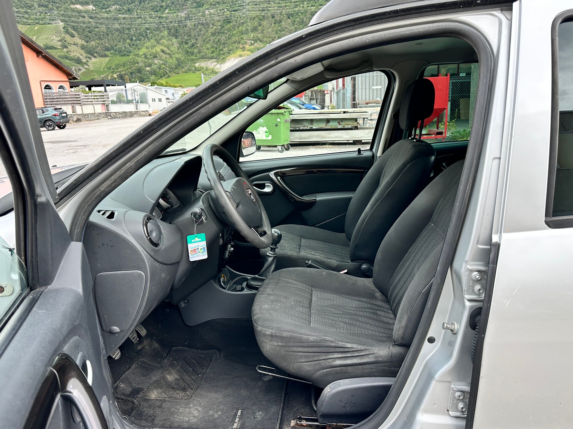 DACIA Duster 1.6 Lauréate 4x4-image-8