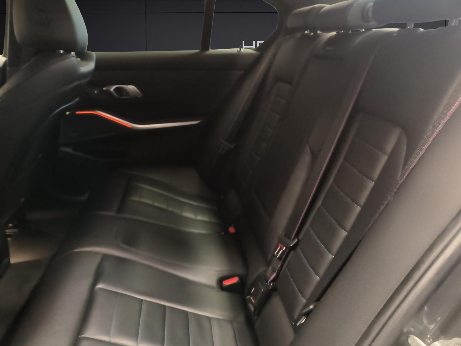 BMW M340i xDrive Limousine-image-12