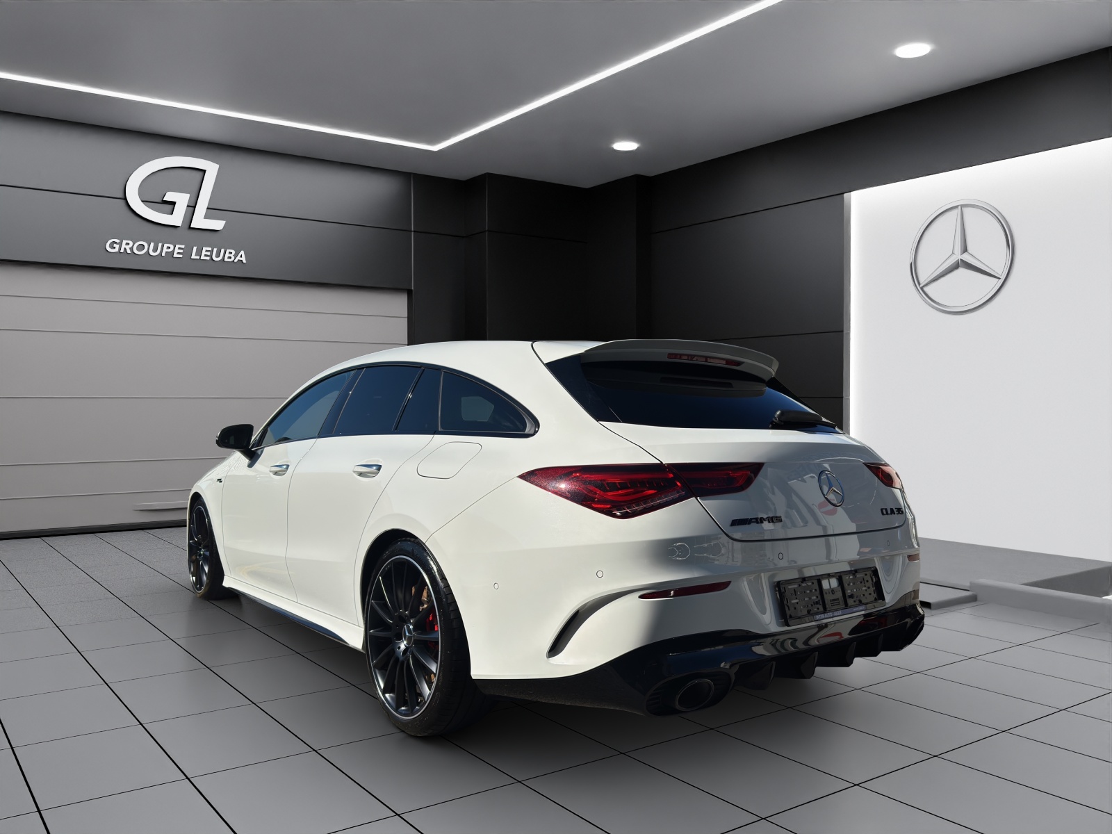 MERCEDES-BENZ CLA 35 AMG 4Matic-showroom-element-3