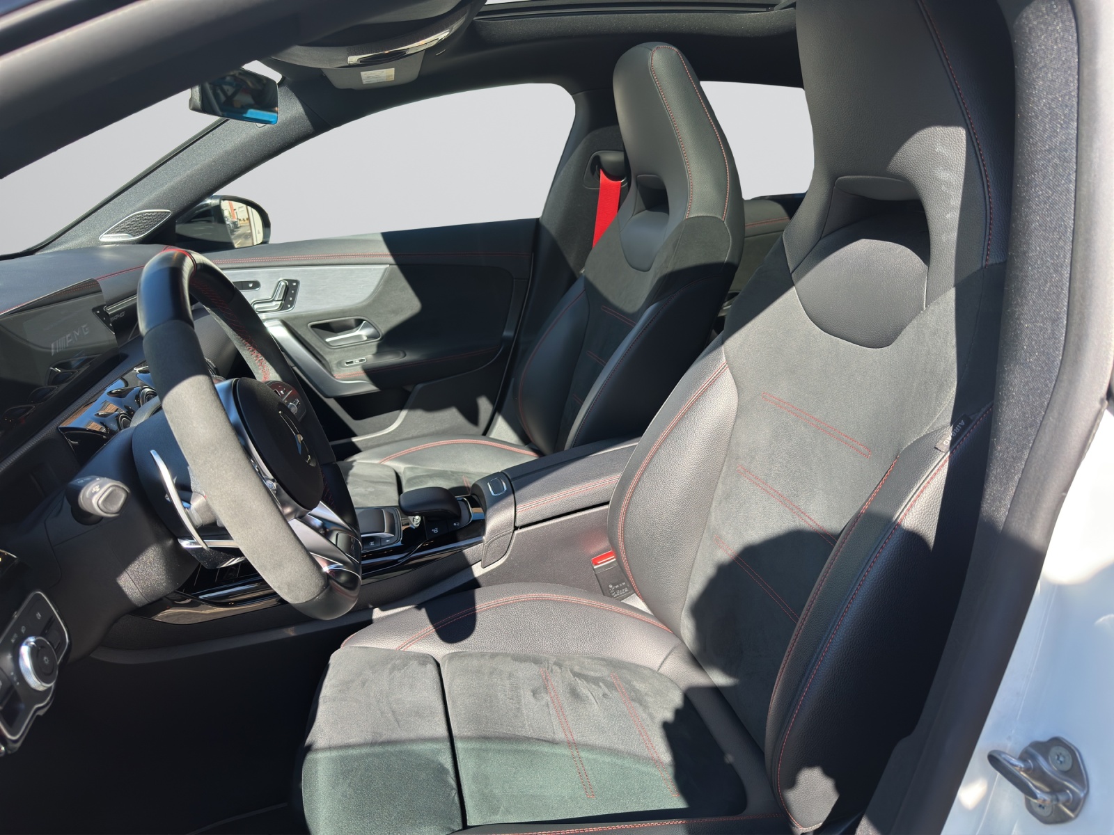 MERCEDES-BENZ CLA 35 AMG 4Matic-image-12