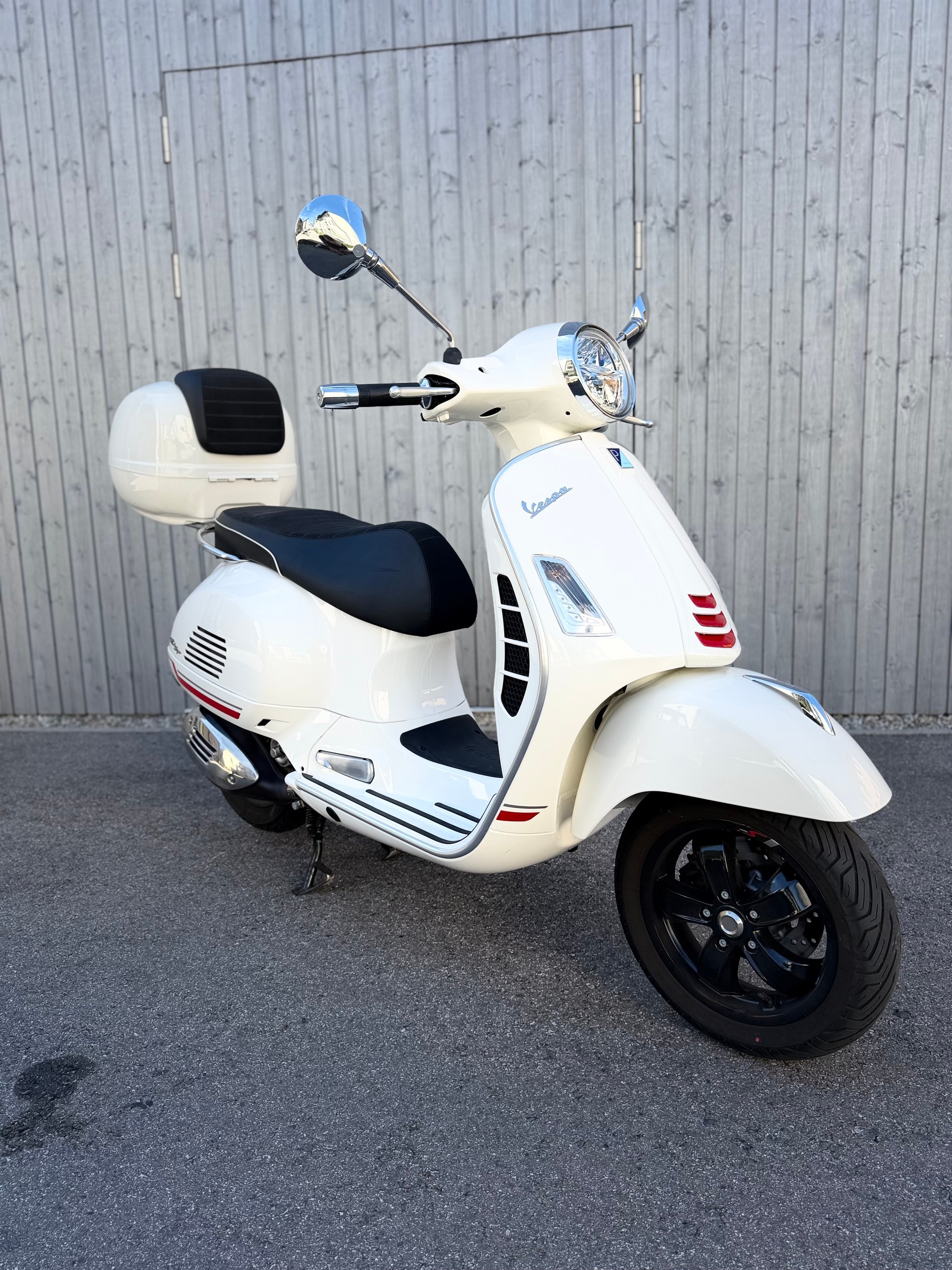 PIAGGIO Vespa GTS 300 ABS-image-1