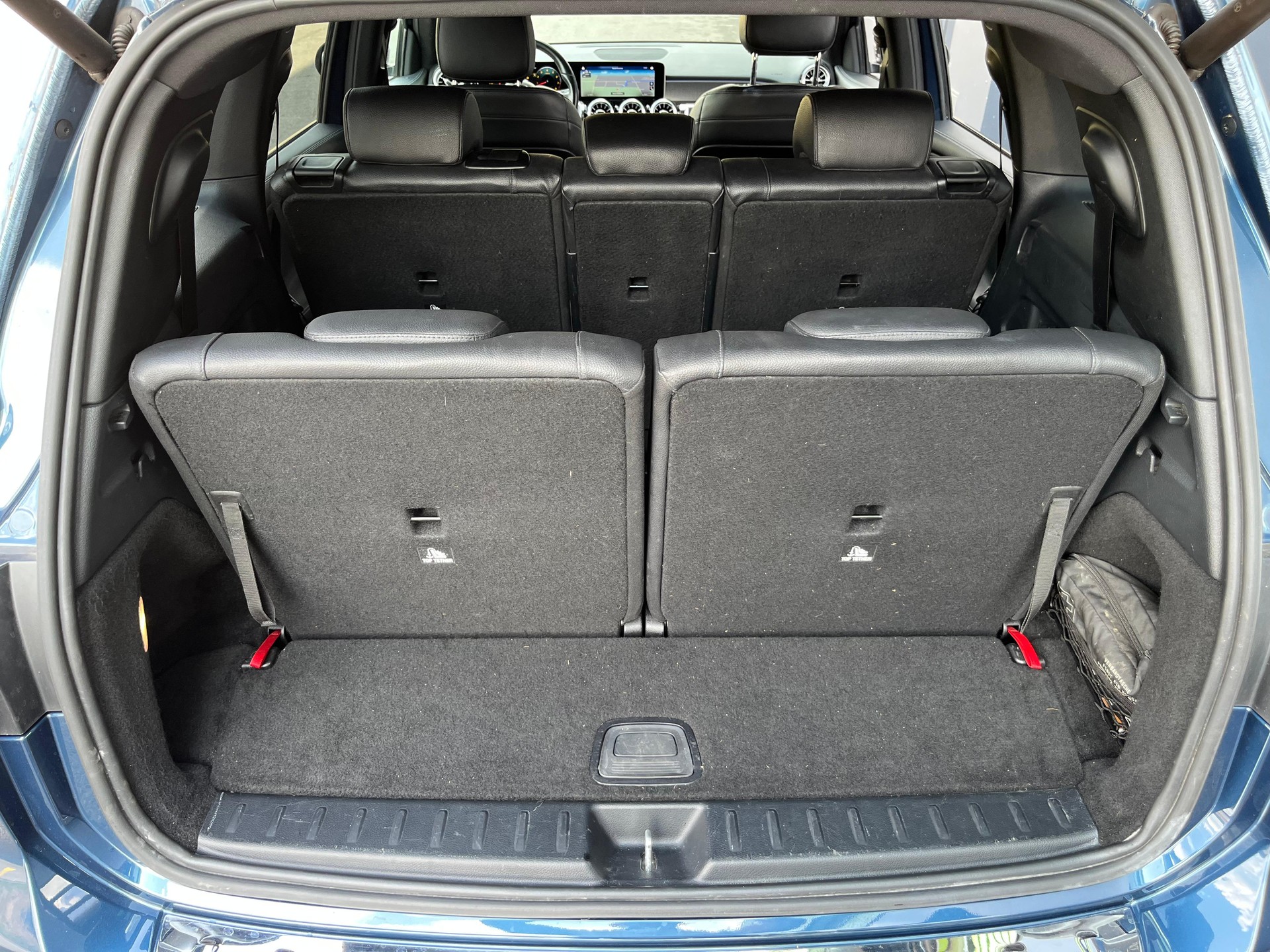 MERCEDES-BENZ GLB 250 4Matic Progressive 8G-Tronic-image-15