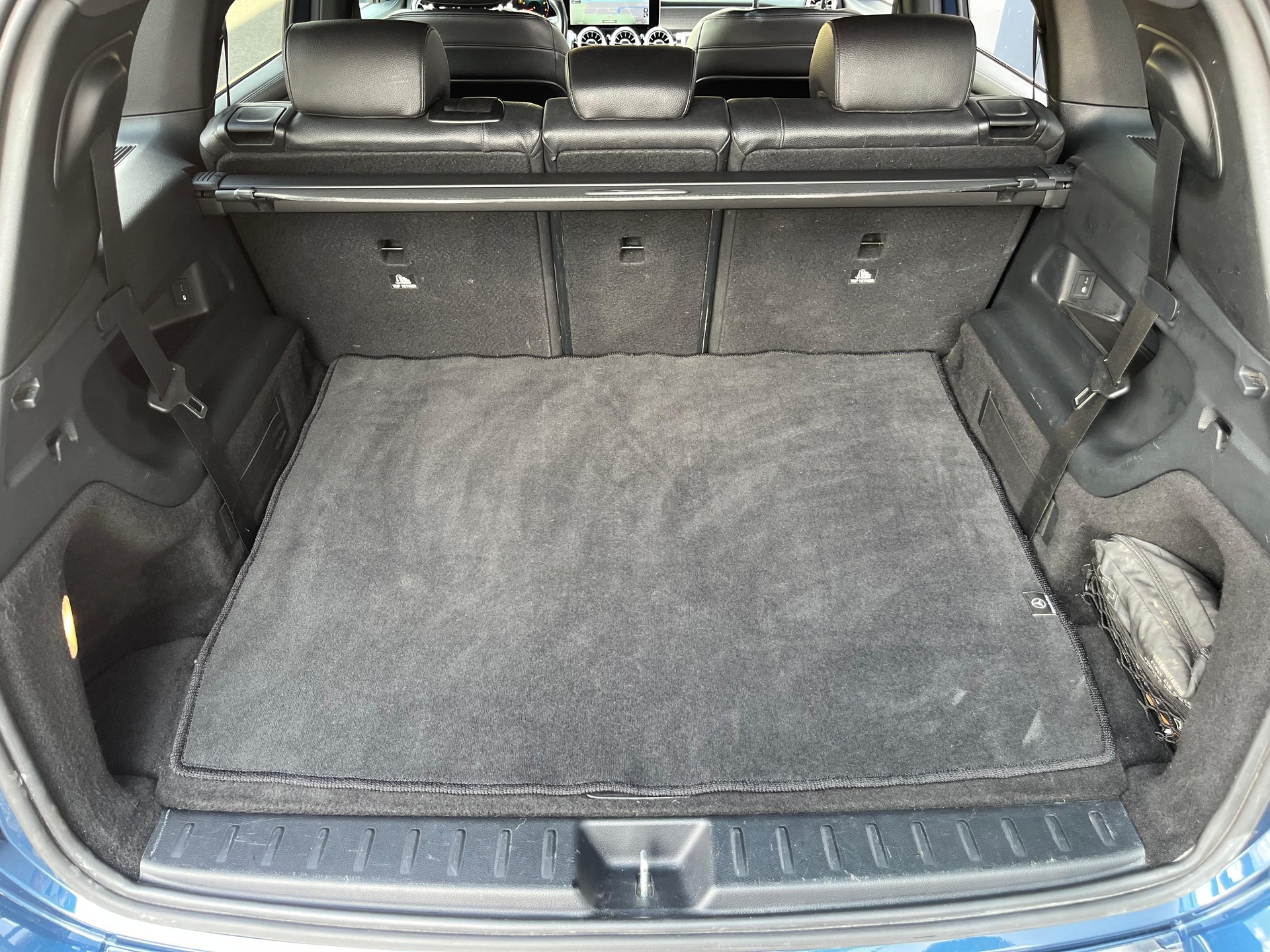 MERCEDES-BENZ GLB 250 4Matic Progressive 8G-Tronic-image-16