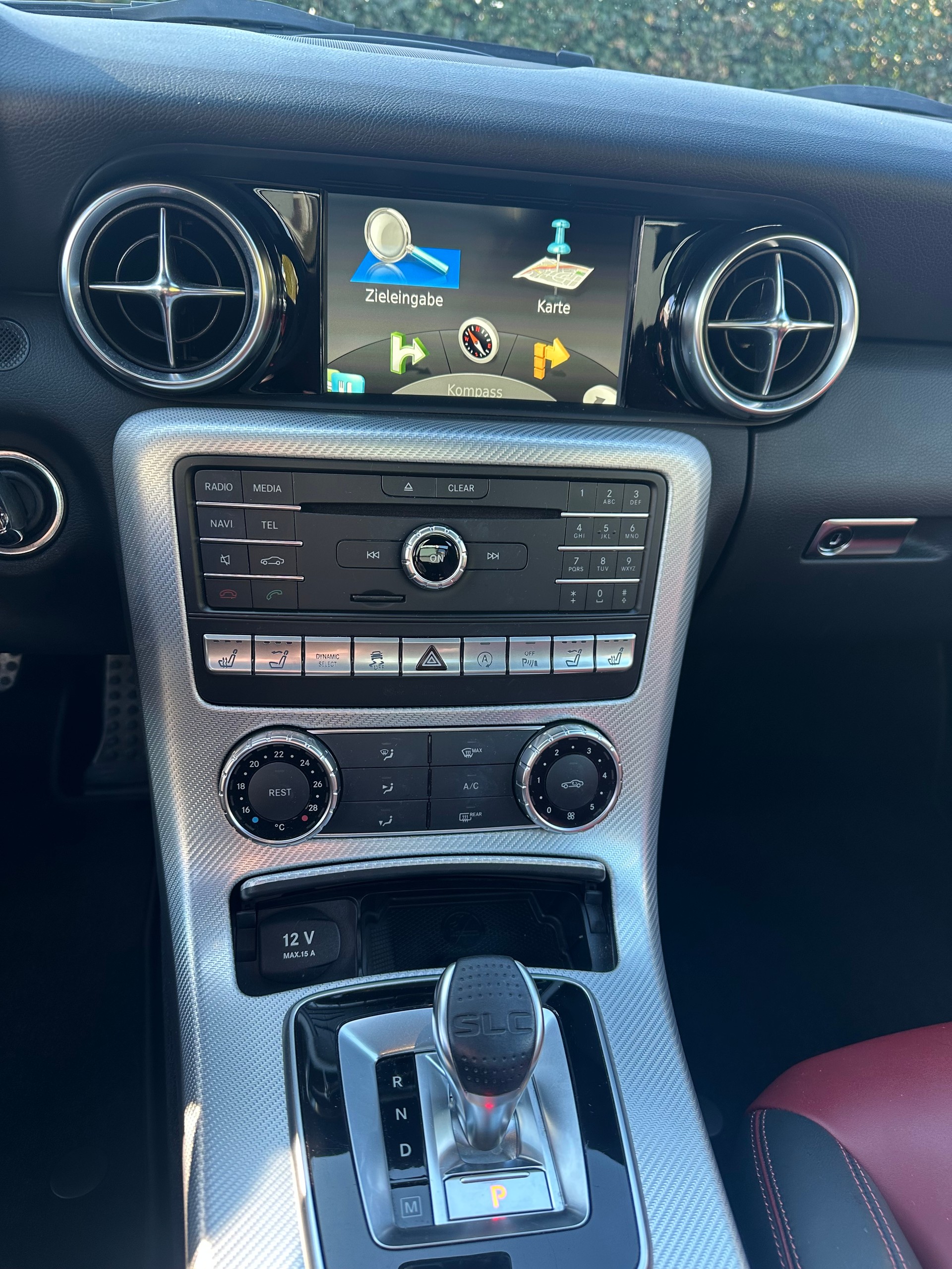 MERCEDES-BENZ SLC 200 9G-Tronic-image-12