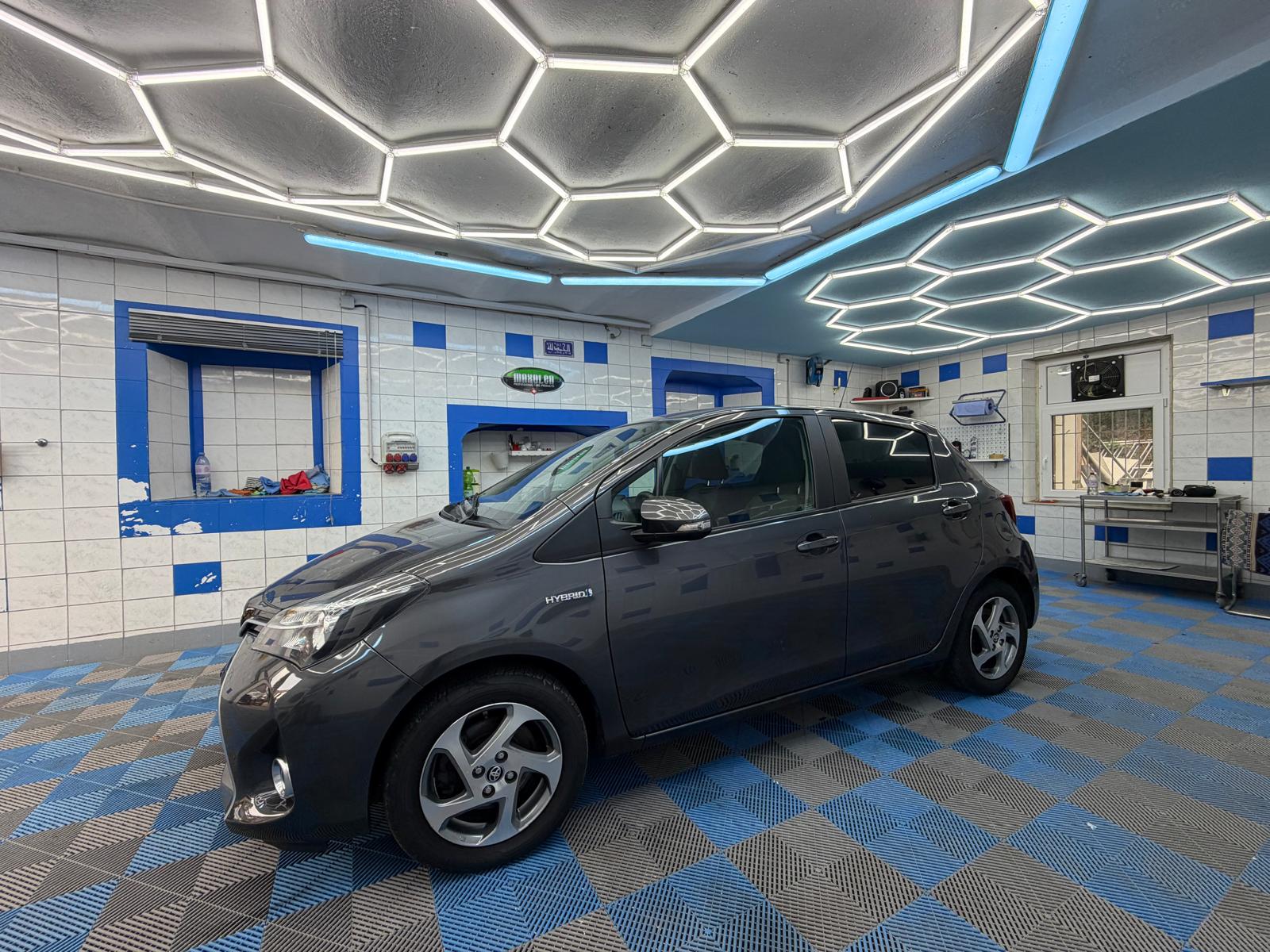 TOYOTA Yaris 1.5 VVT-i Hybrid Sol Premium e-CVT-image-1