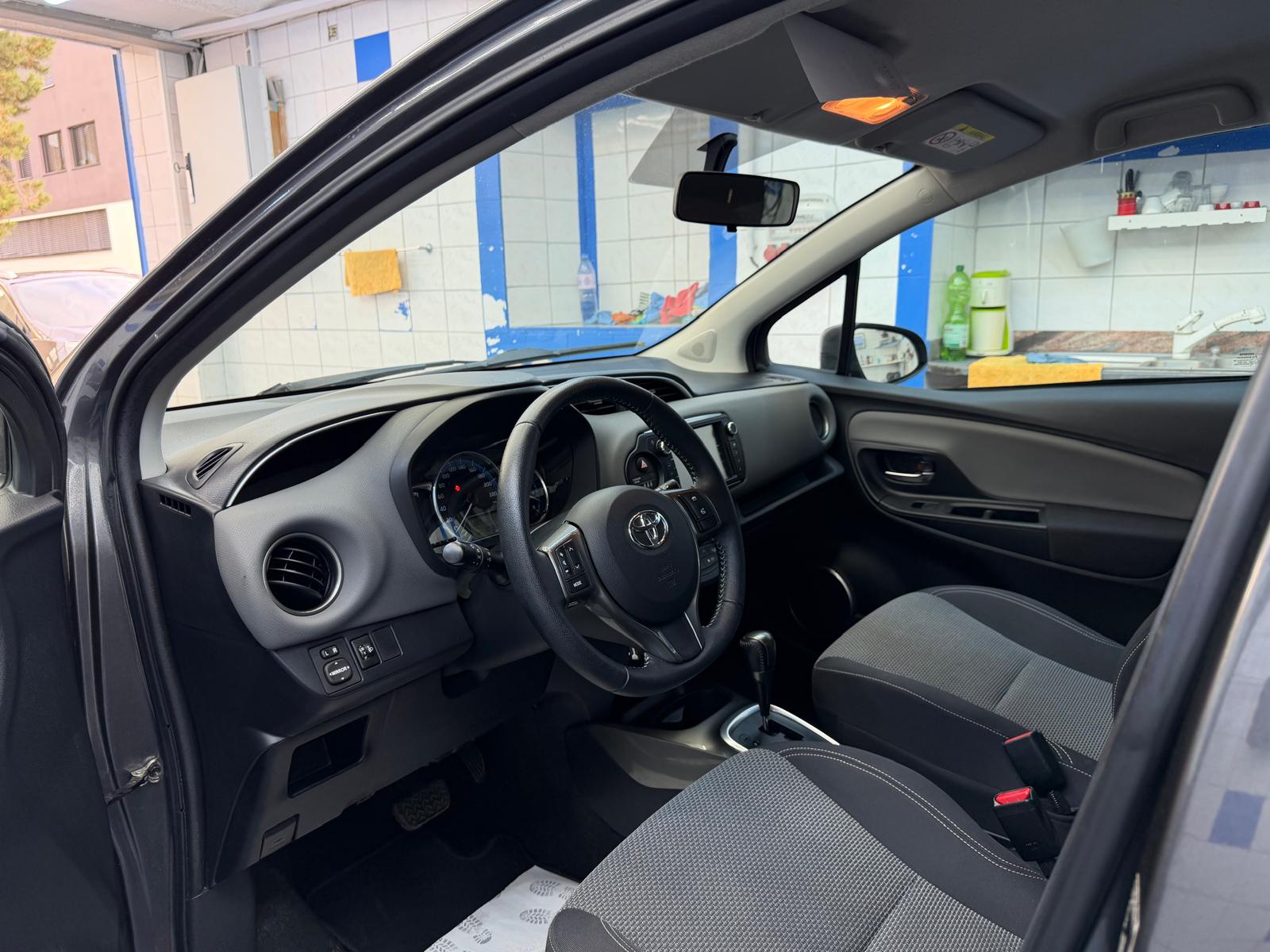 TOYOTA Yaris 1.5 VVT-i Hybrid Sol Premium e-CVT-image-8