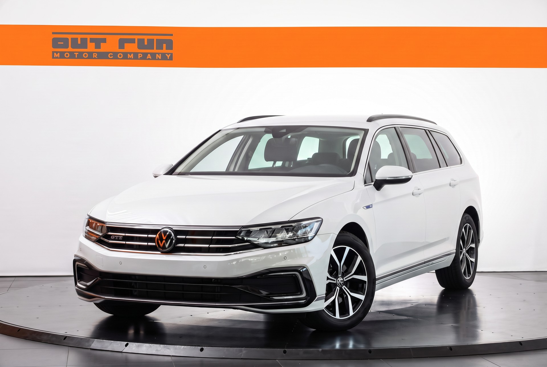 VW Passat Variant 1.4 TSI GTE Hybrid DSG * Attelage * Discover Pro