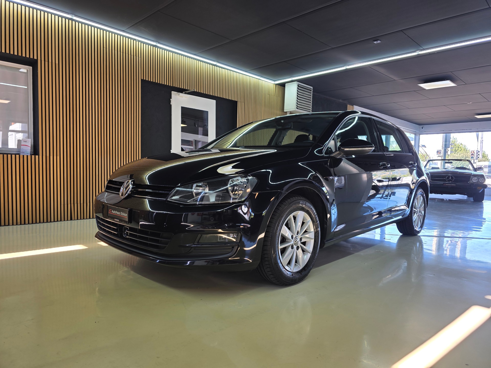 VW Golf 1.2 TSI Trendline-showroom-element-2