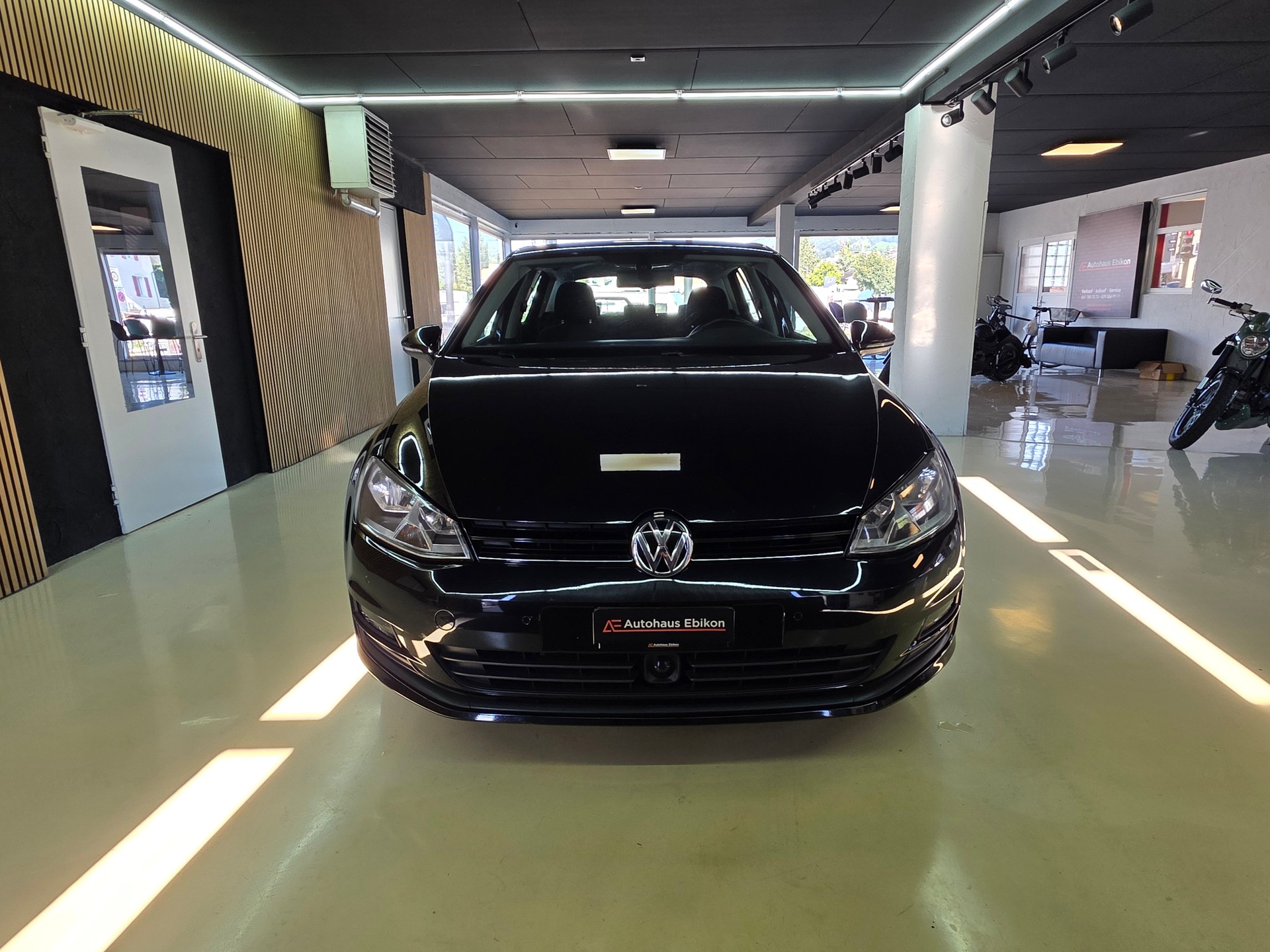 VW Golf 1.2 TSI Trendline-showroom-element-1