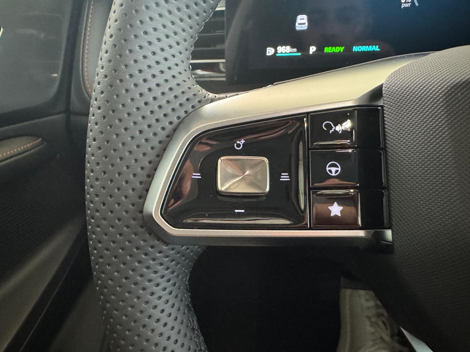 MG HS 1.5 Hybrid Luxury-image-8