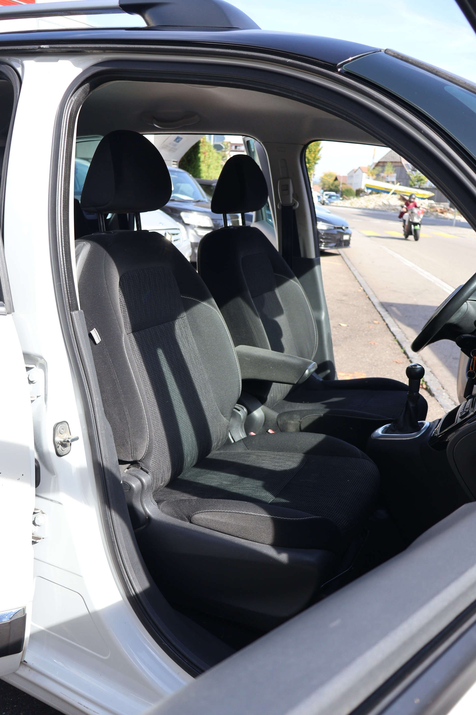 CITROEN C3 Picasso 1.2 Pure Tech Black Top-image-12