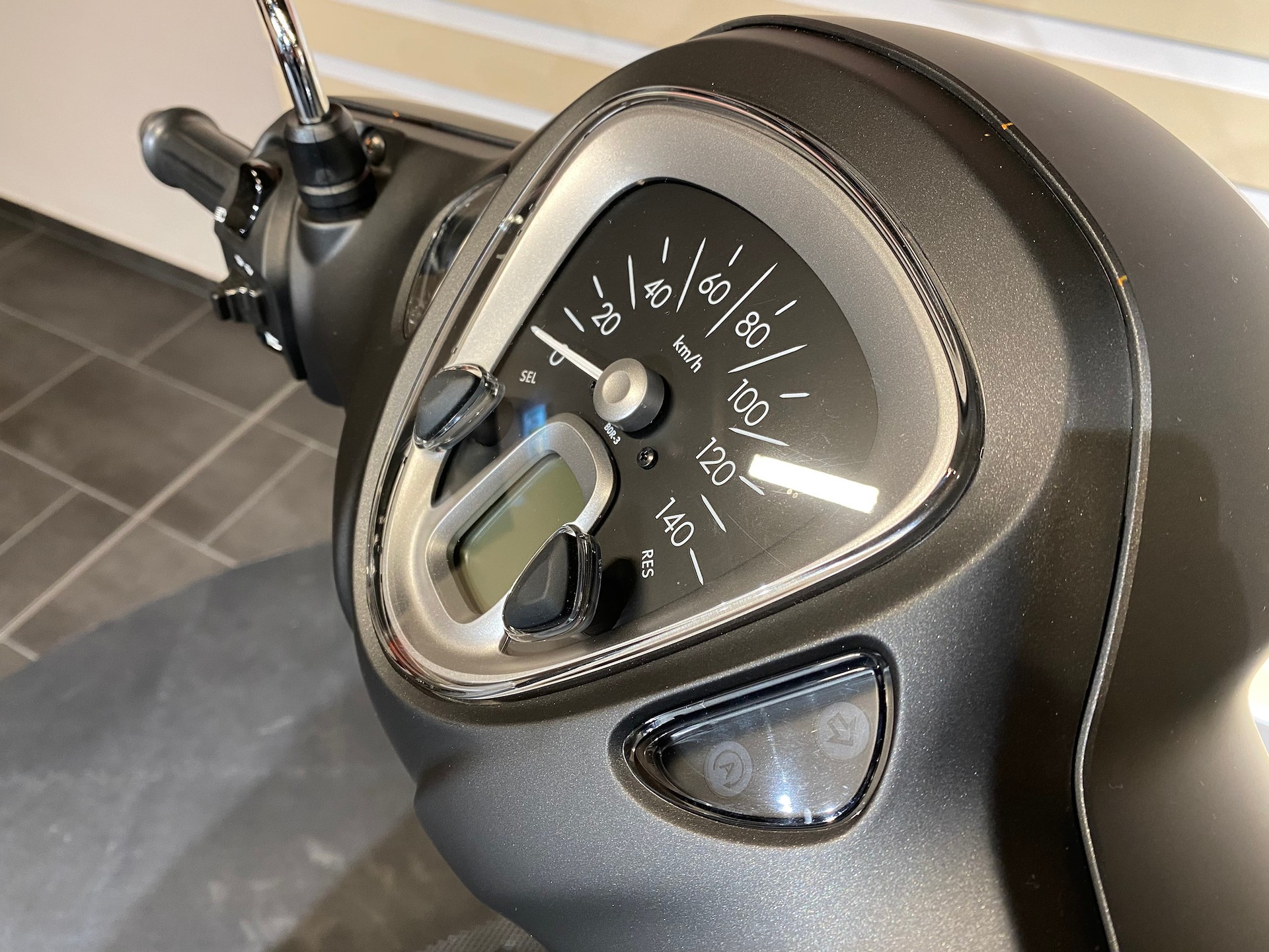 YAMAHA D'elight-image-9