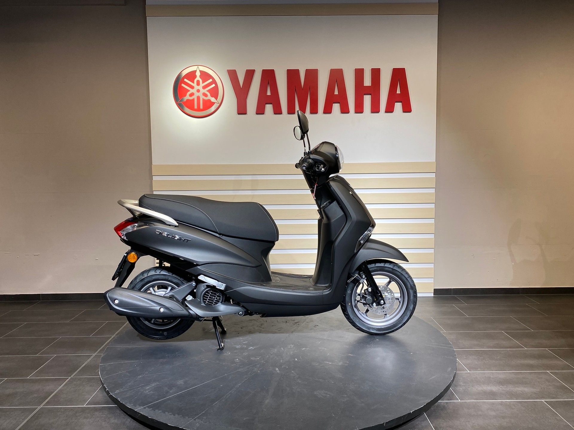 YAMAHA D'elight-image-1