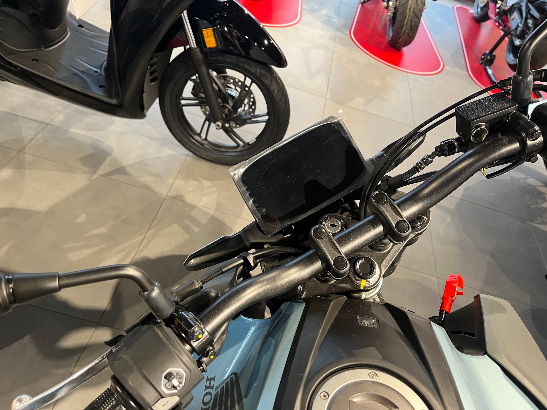HONDA CB 125 R-image-8