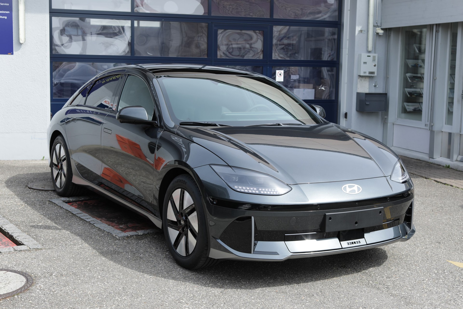 HYUNDAI Ioniq 6 77kWh Launch Edition 2WD-showroom-element-1