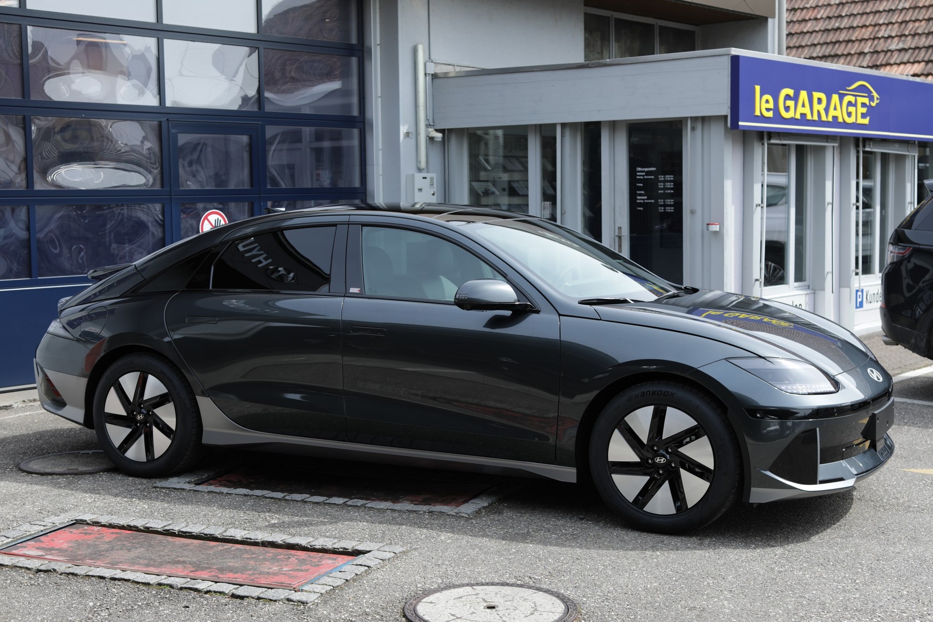 HYUNDAI Ioniq 6 77kWh Launch Edition 2WD-showroom-element-2
