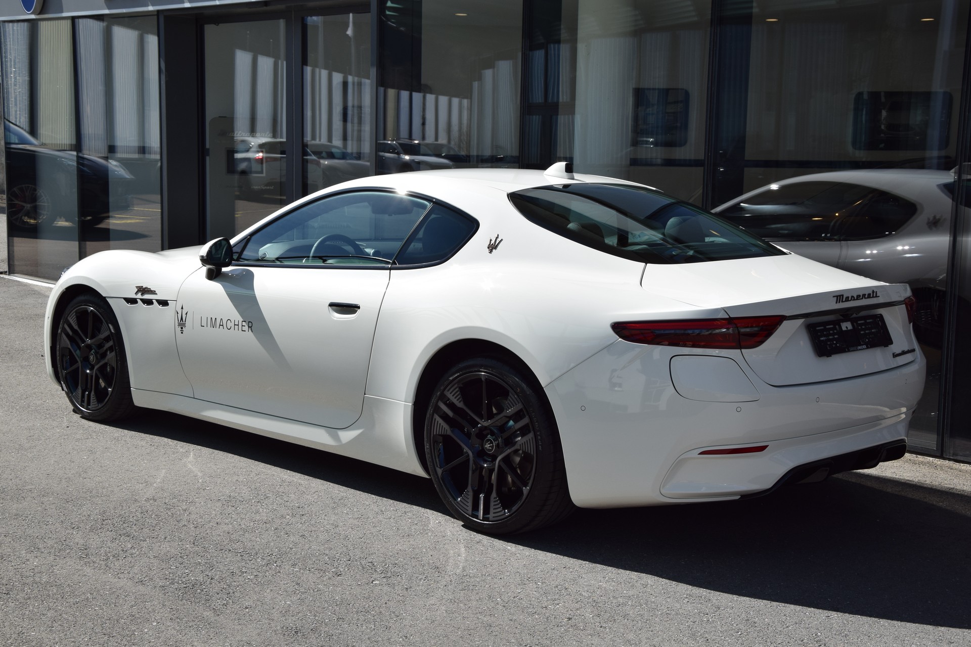 MASERATI GranTurismo Folgore-showroom-element-2