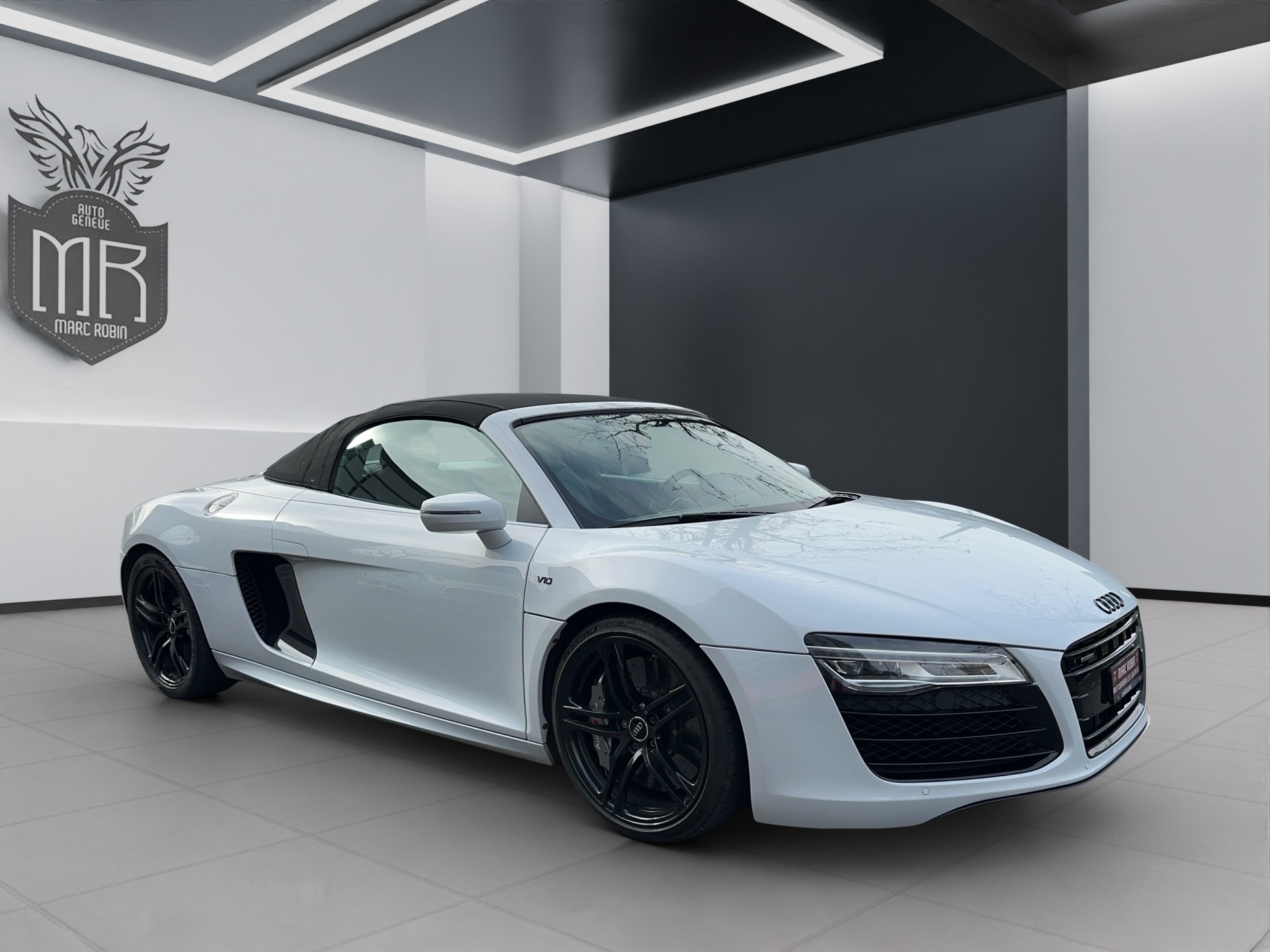 AUDI R8 Spyder 5.2 S-Tronic-image-7