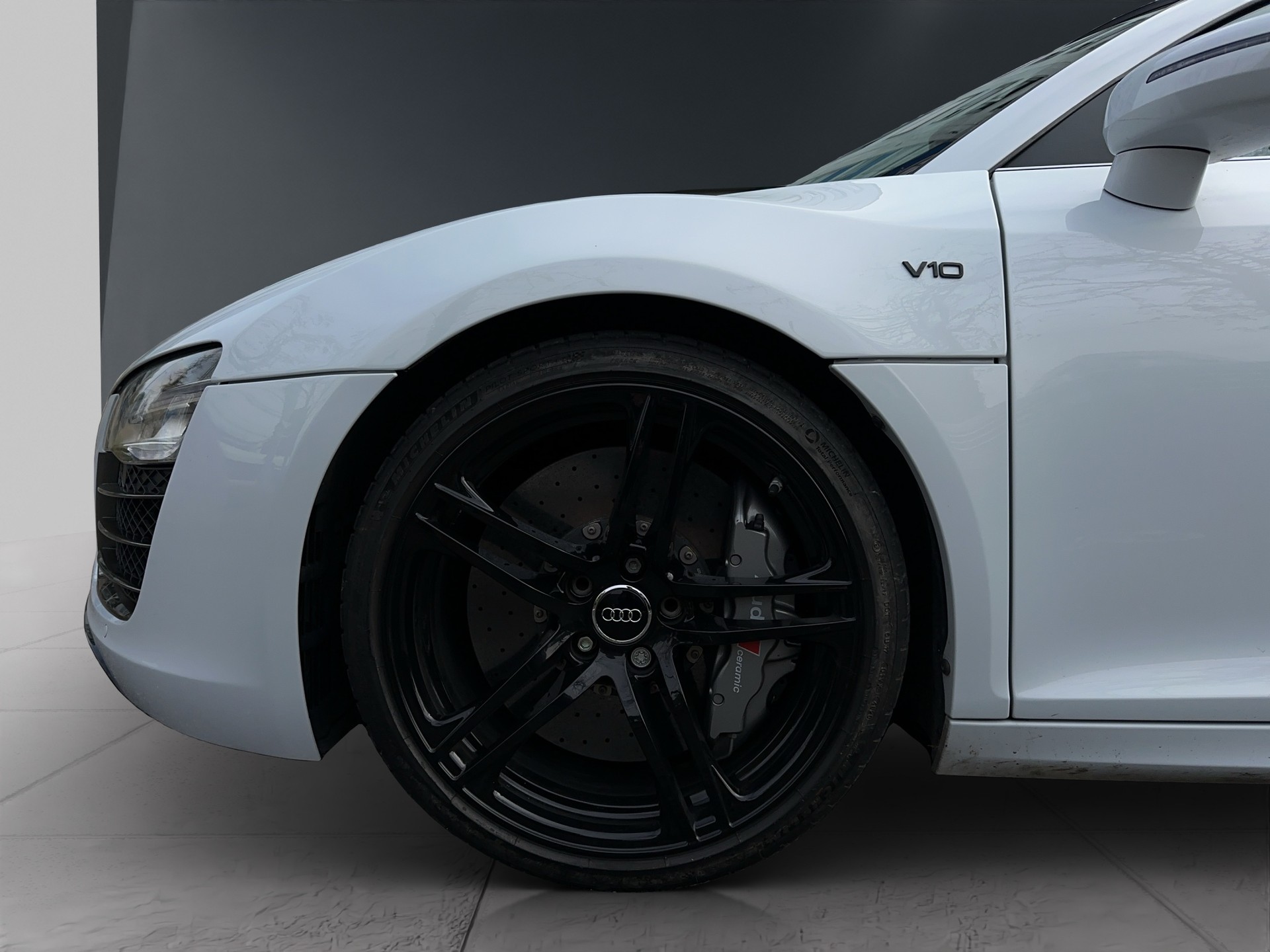 AUDI R8 Spyder 5.2 S-Tronic-image-15