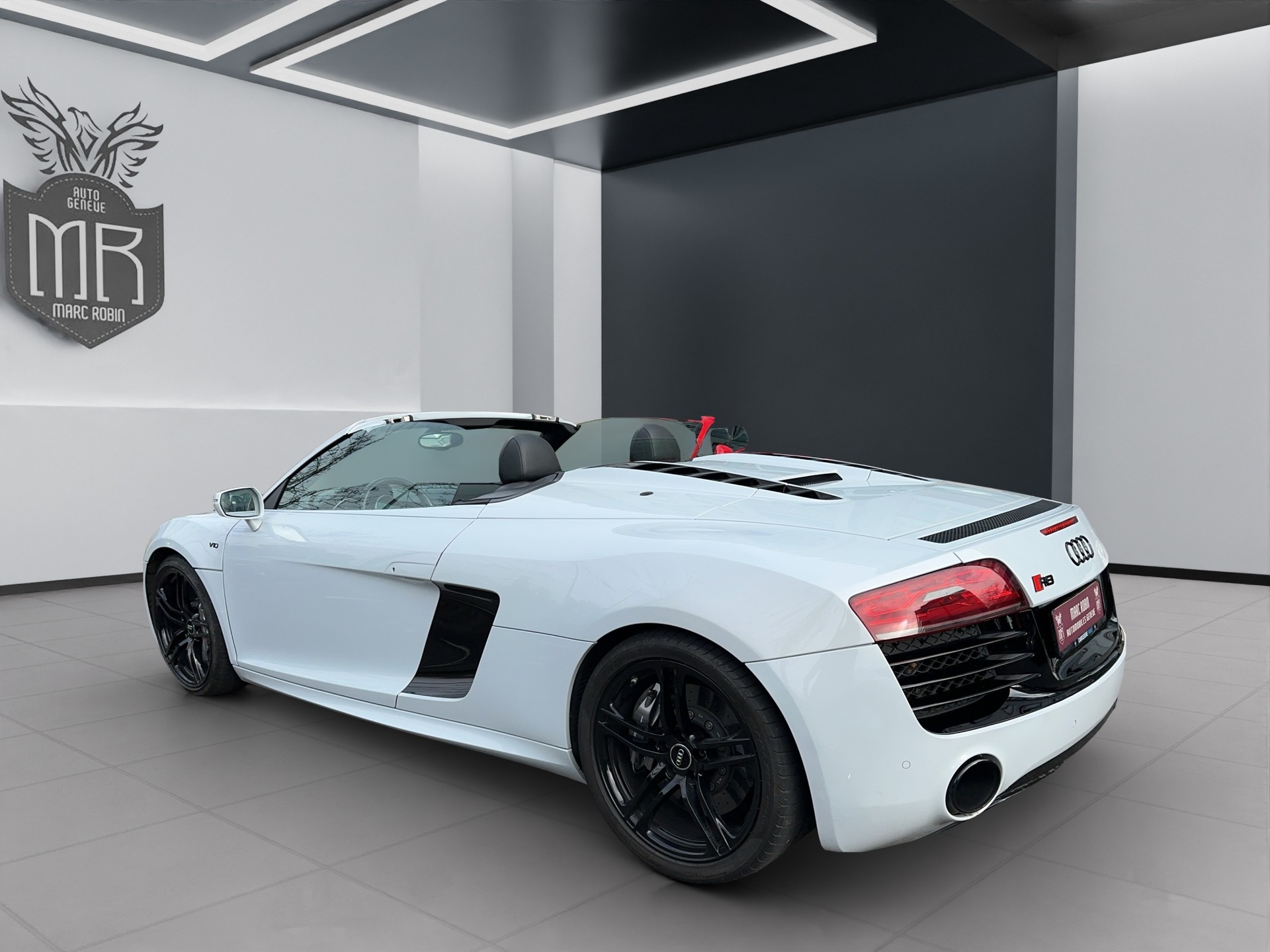 AUDI R8 Spyder 5.2 S-Tronic-image-5