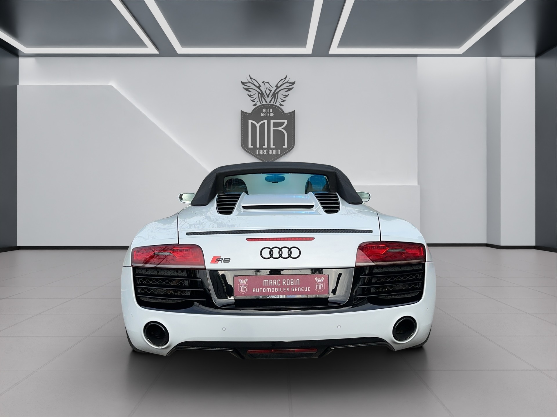 AUDI R8 Spyder 5.2 S-Tronic-image-4