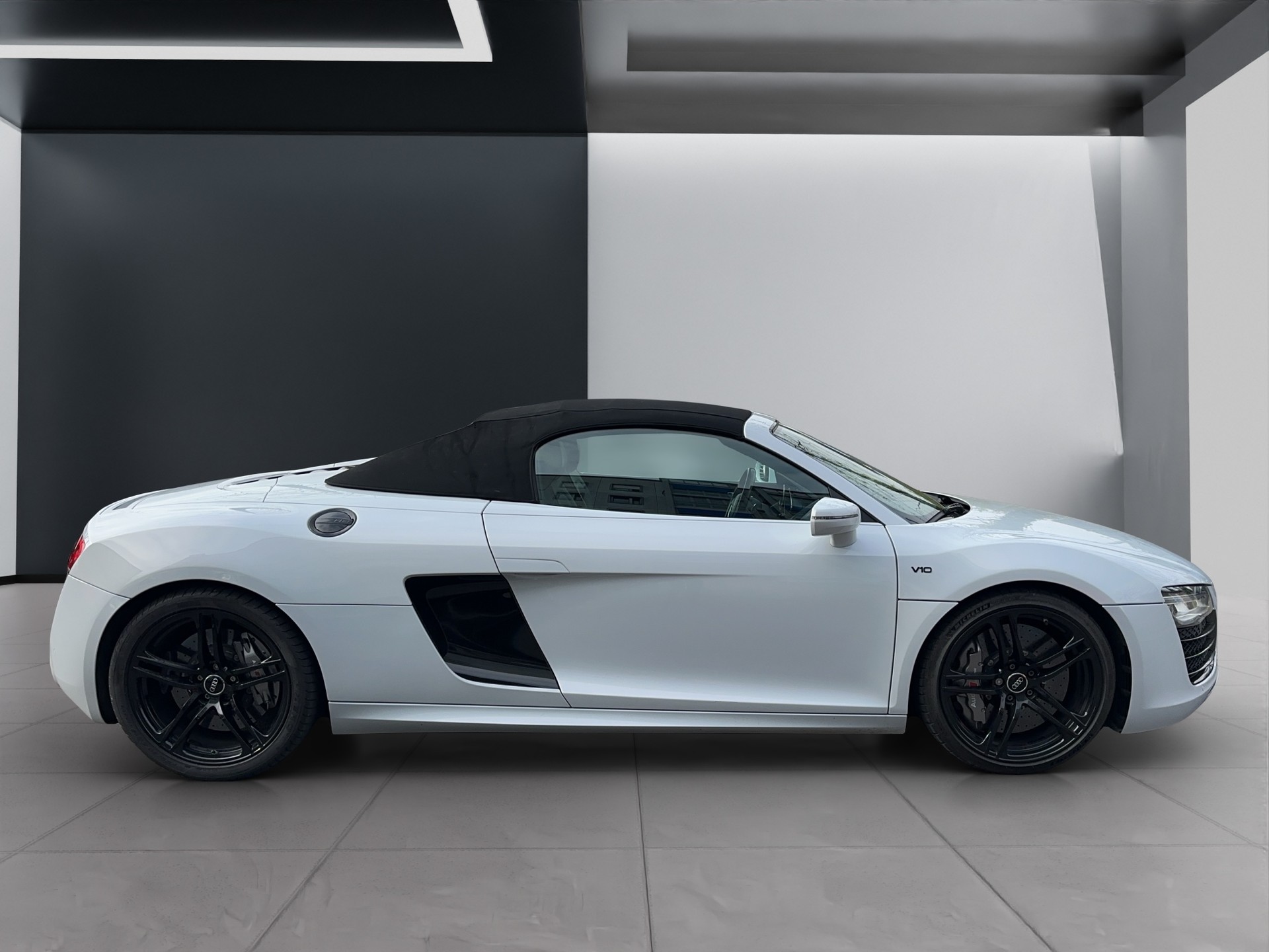 AUDI R8 Spyder 5.2 S-Tronic-showroom-element-2