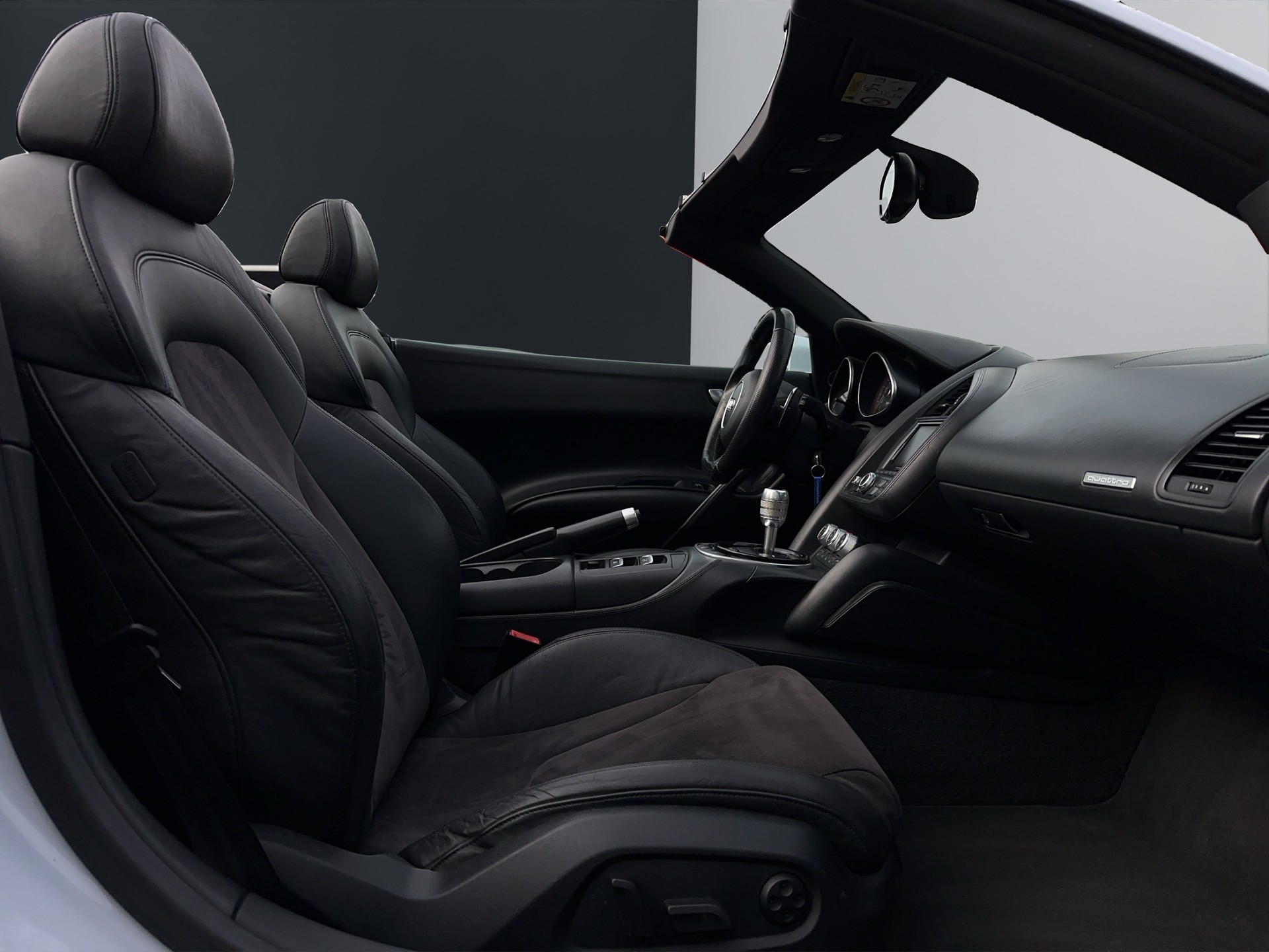 AUDI R8 Spyder 5.2 S-Tronic-image-14
