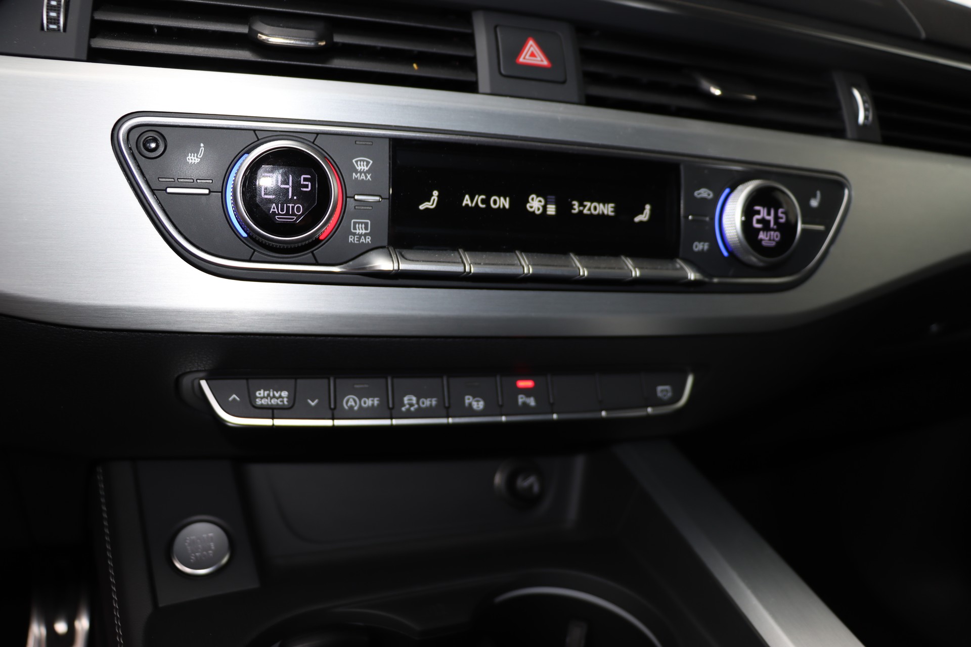 AUDI A4 Avant 3.0 TDI Sport quattro tiptronic-image-17