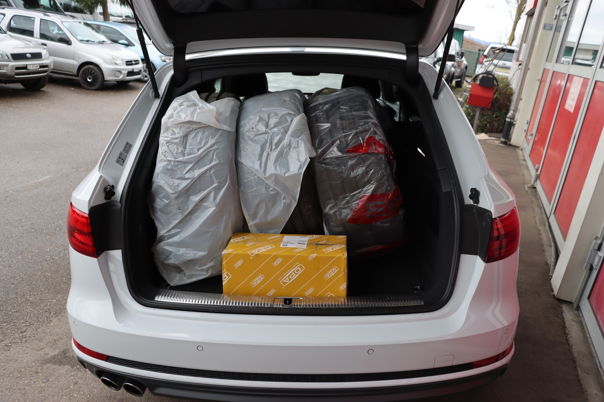 AUDI A4 Avant 3.0 TDI Sport quattro tiptronic-image-9