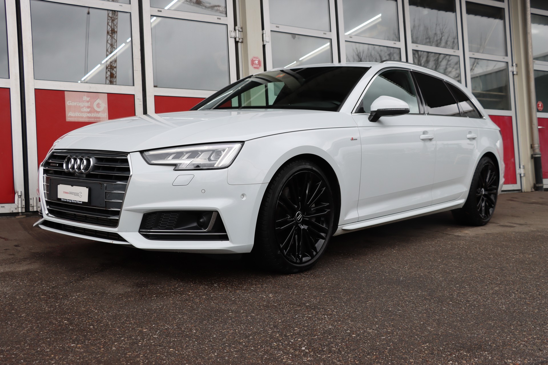 AUDI A4 Avant 3.0 TDI Sport quattro tiptronic-showroom-element-1