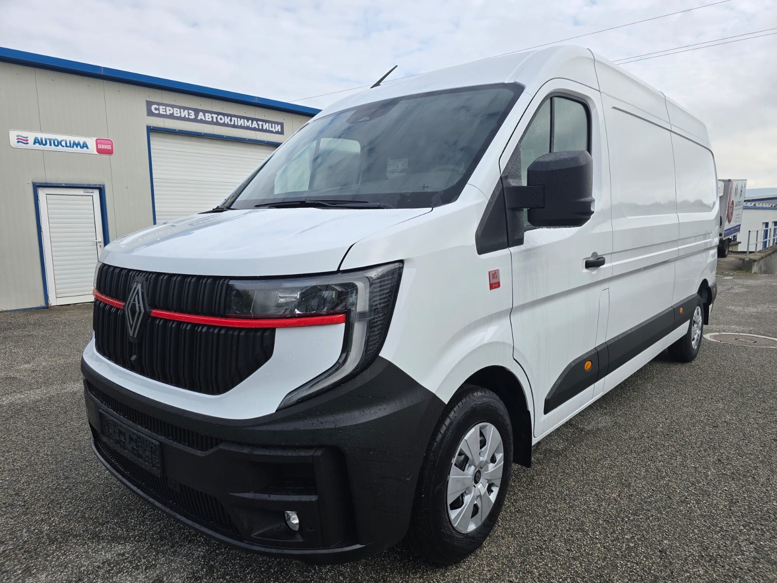 RENAULT Master E-Tech 35 EV 87kWh L3H2-image-1