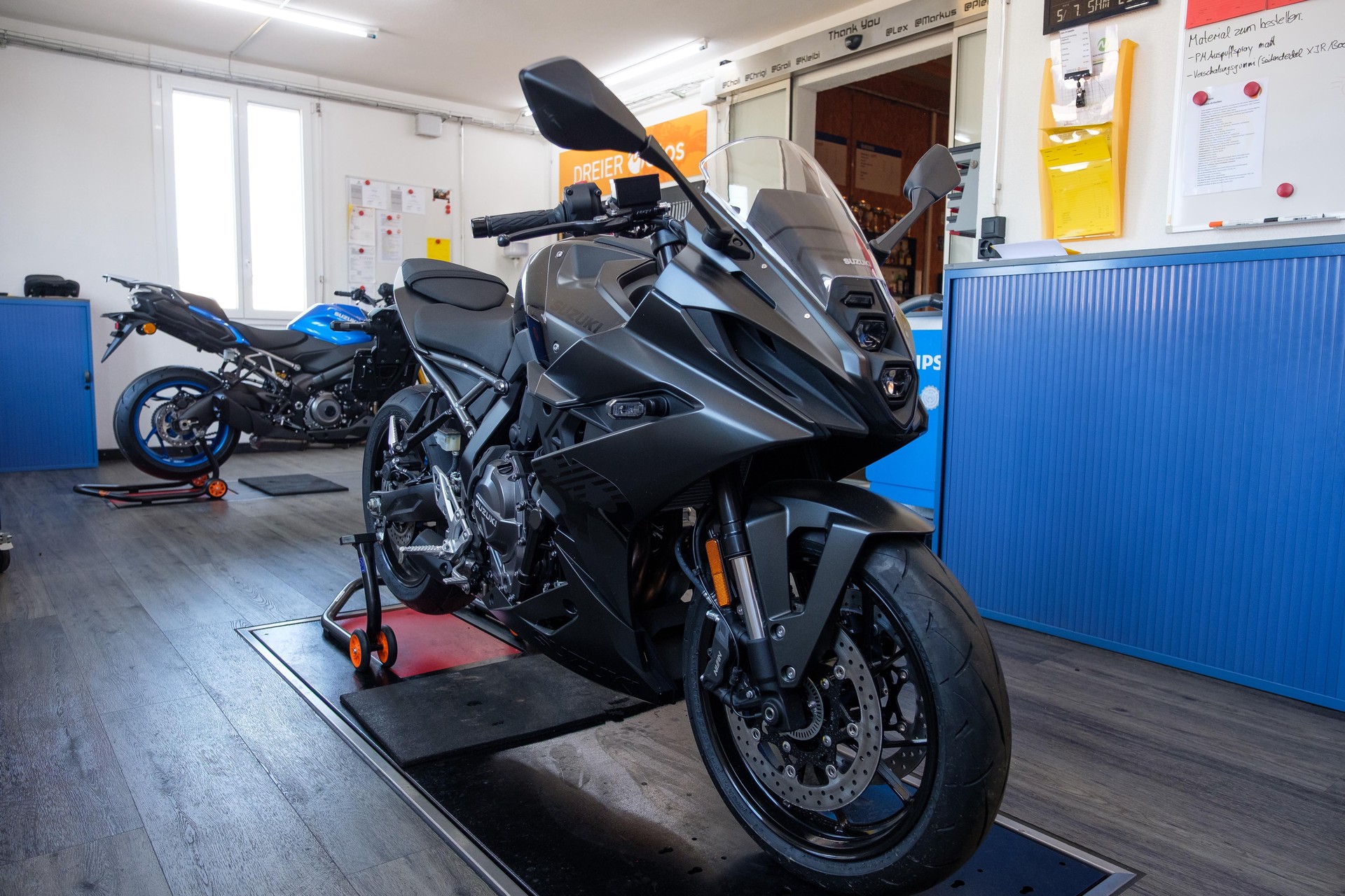 SUZUKI GSX 8 R-image-4