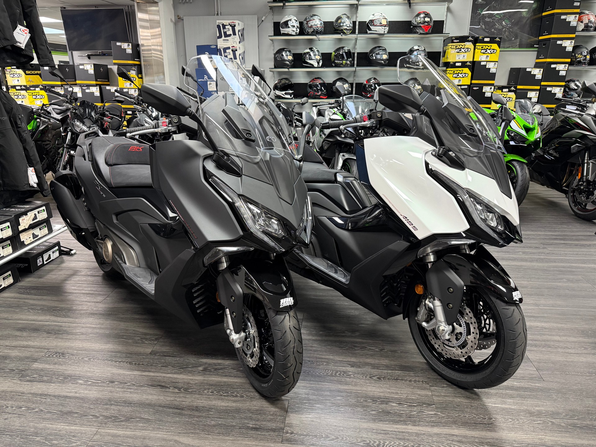 KYMCO NEW AK 575 E5+ 2025-image-8