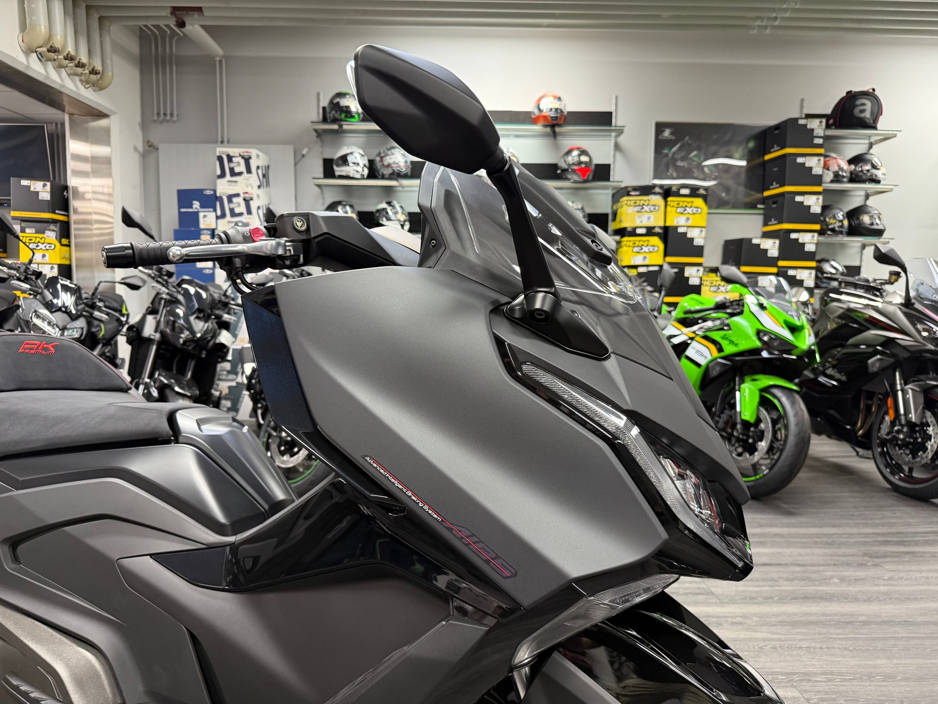 KYMCO NEW AK 575 E5+ 2025-image-2