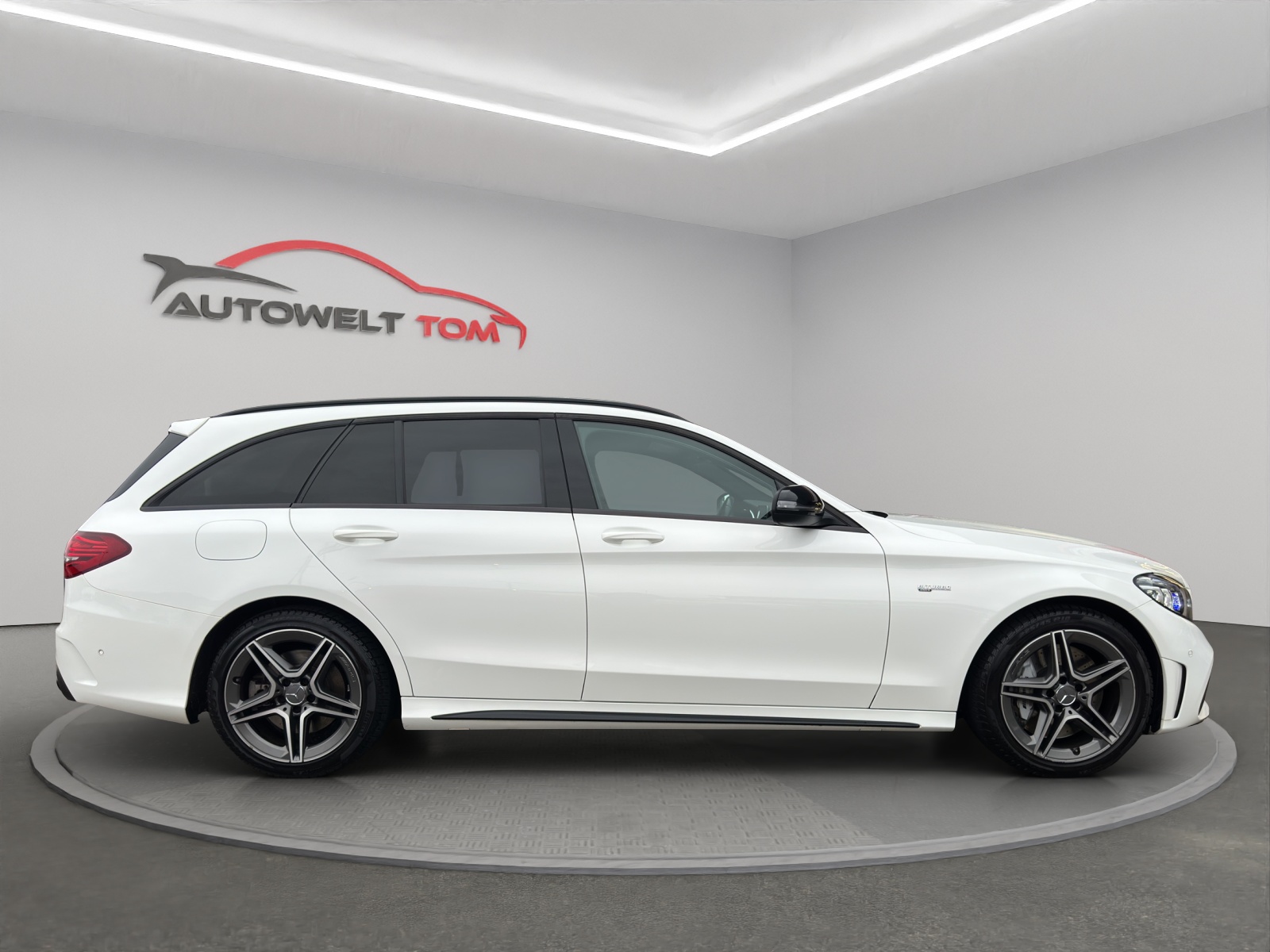 MERCEDES-BENZ *FACELIFT* C 43 AMG 4Matic 9G-Tronic-image-5