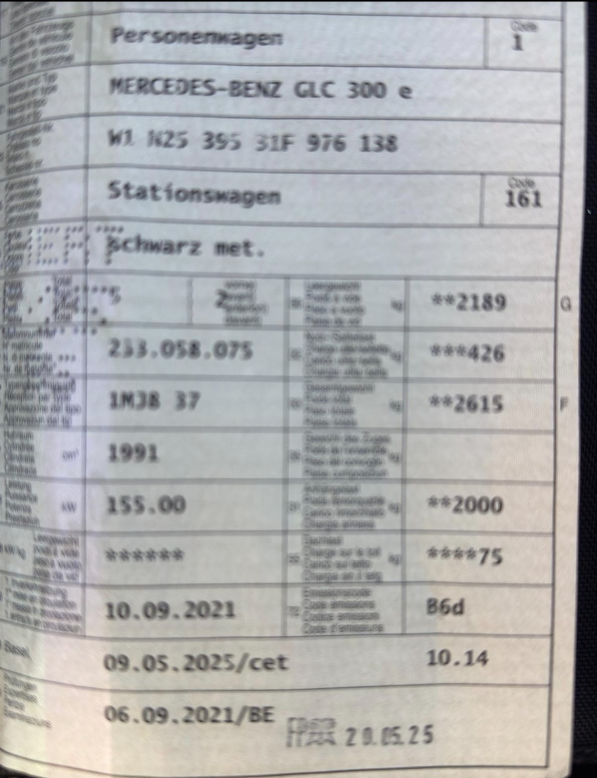 MERCEDES-BENZ GLC 300 e AMG Line Plus 4Matic 9G-Tronic-image-12