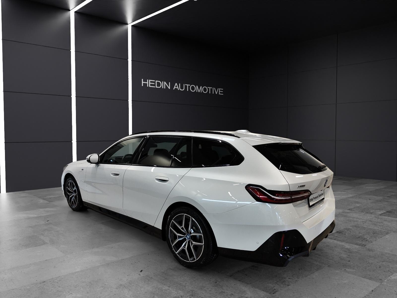 BMW 530e xDrive Touring/Attraktiven Leasingzinssatz ab 0,9 % bei Abschluss einer BMW Fahrzeugversicherung.-showroom-element-2