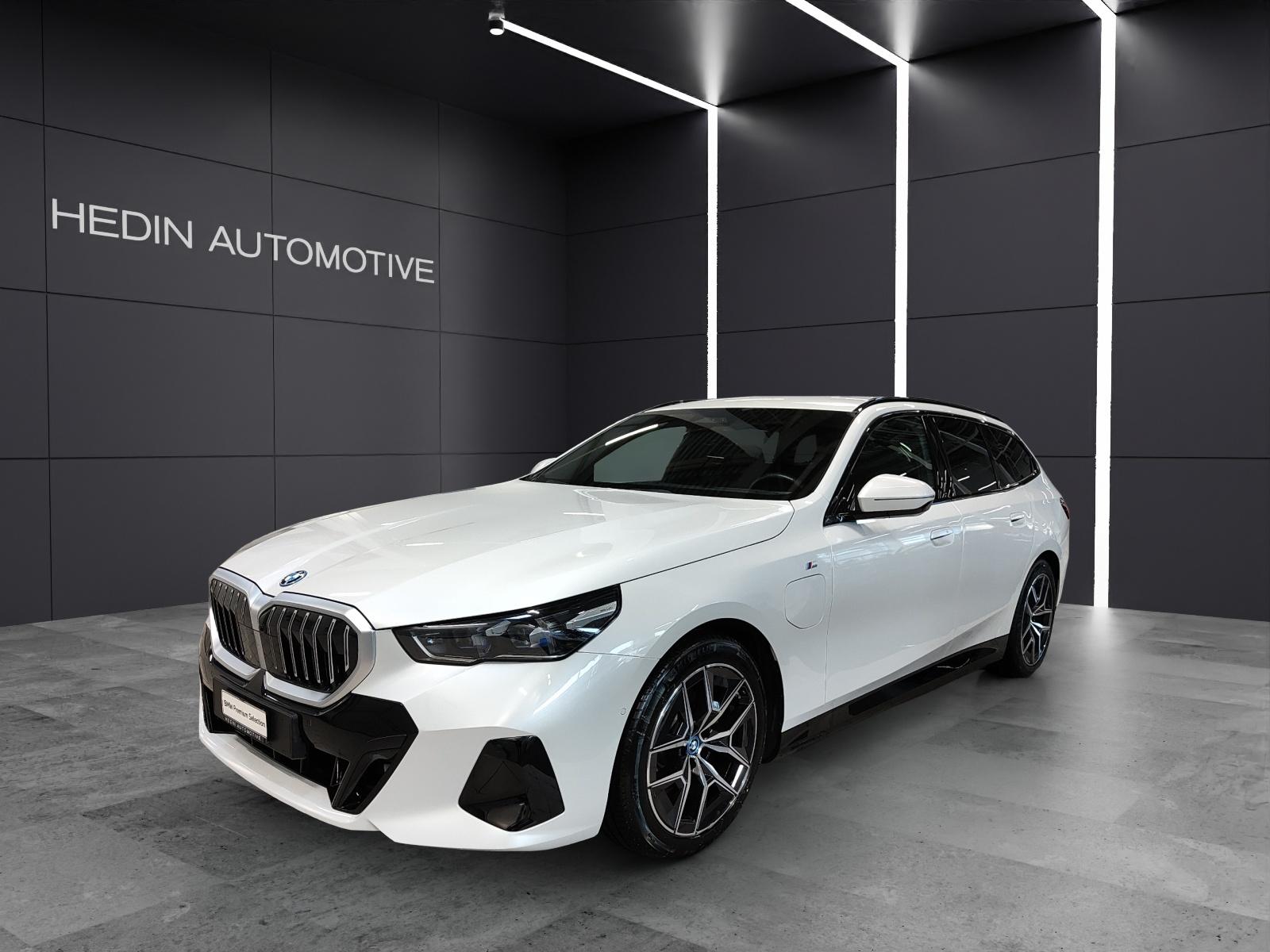 BMW 530e xDrive Touring/Attraktiven Leasingzinssatz ab 0,9 % bei Abschluss einer BMW Fahrzeugversicherung.