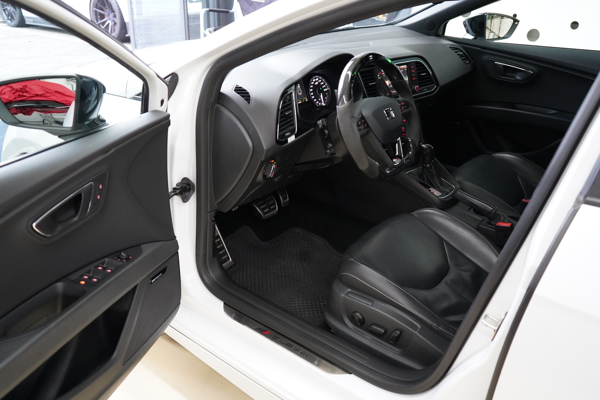SEAT Leon ST 2.0 TSI Cupra 280 DSG / JE Design- Wide Body* Grail Auspuff*-image-18