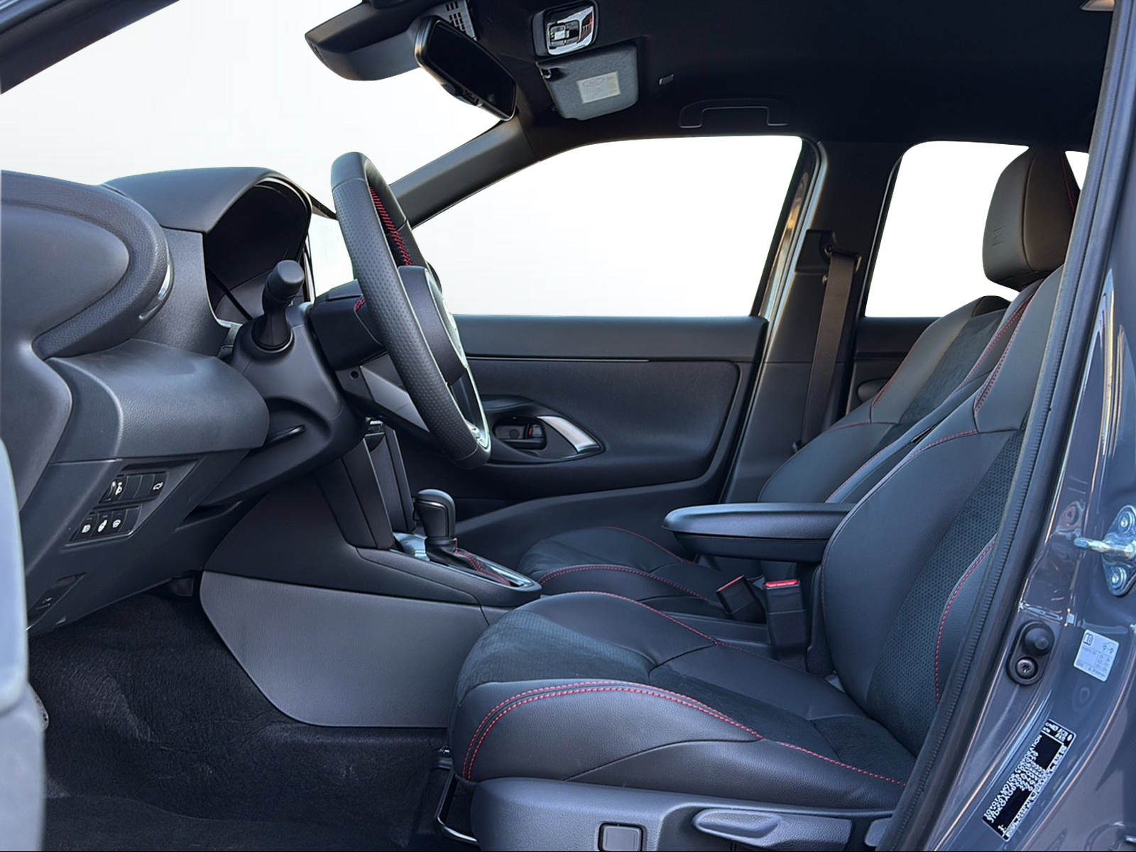 TOYOTA Yaris Cross 1.5 GR Sport e-CVT-image-8