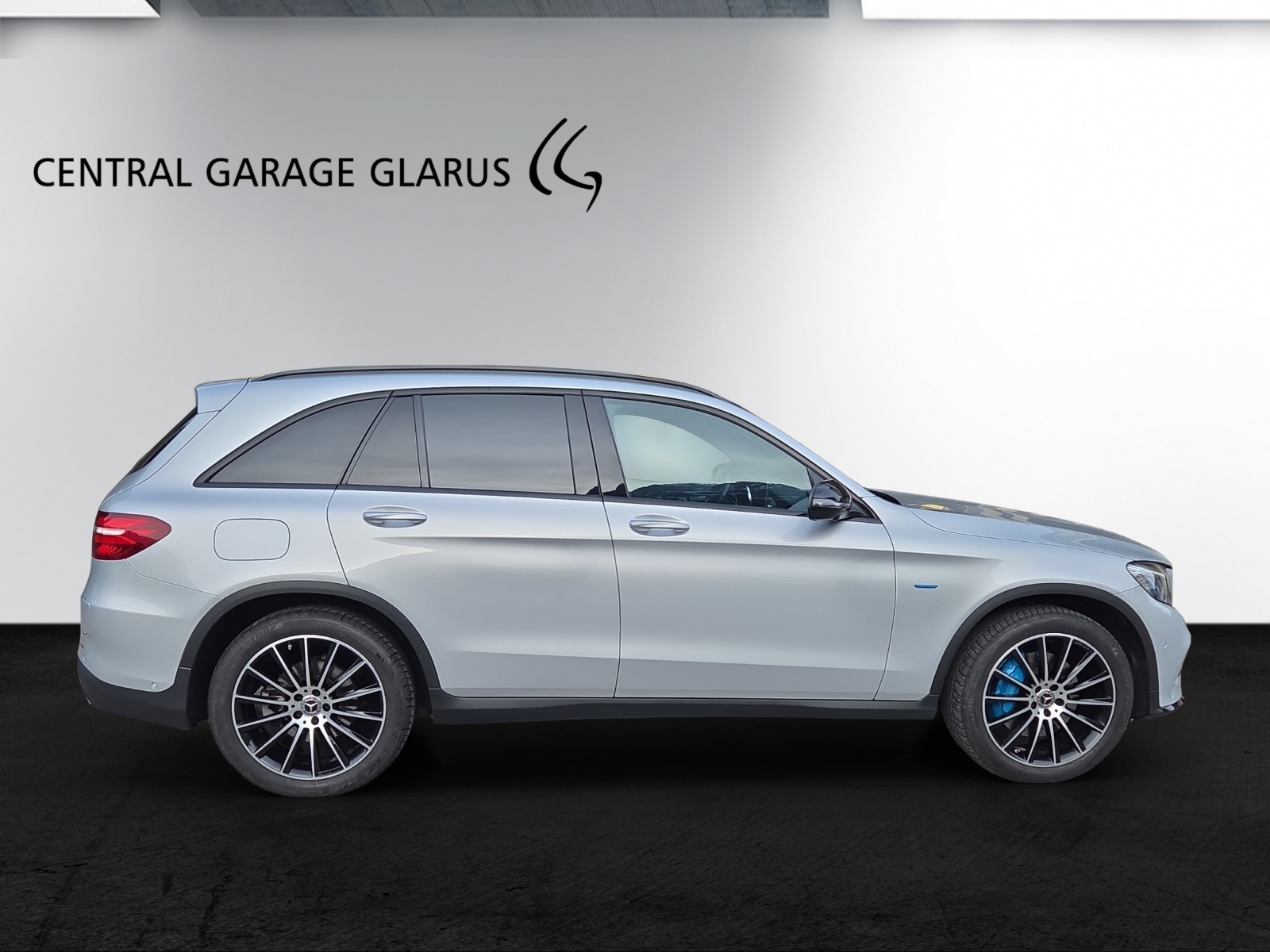 MERCEDES-BENZ GLC 350 e AMG Line 4Matic 7G-Tronic-image-4