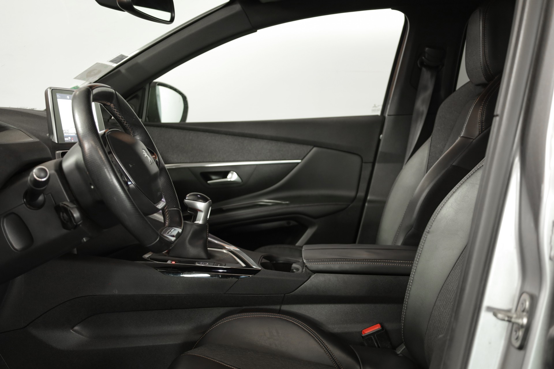 PEUGEOT 5008 2.0 BlueHDi Allure-image-10