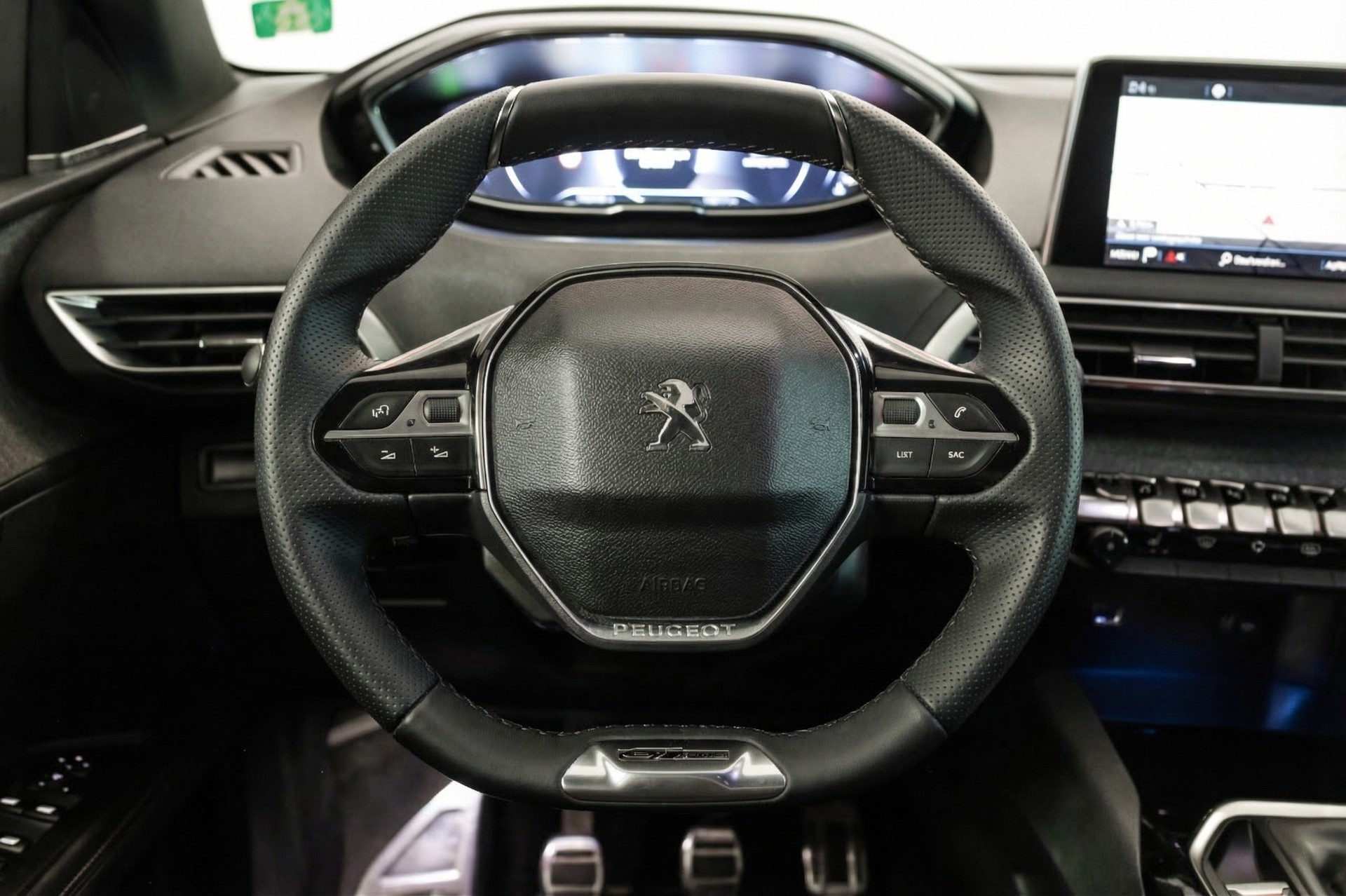 PEUGEOT 5008 2.0 BlueHDi Allure-image-5
