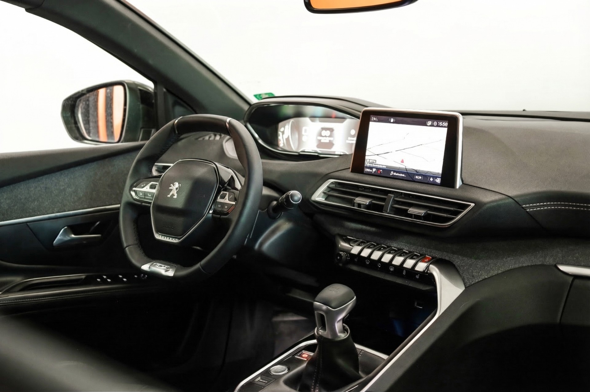 PEUGEOT 5008 2.0 BlueHDi Allure-image-8